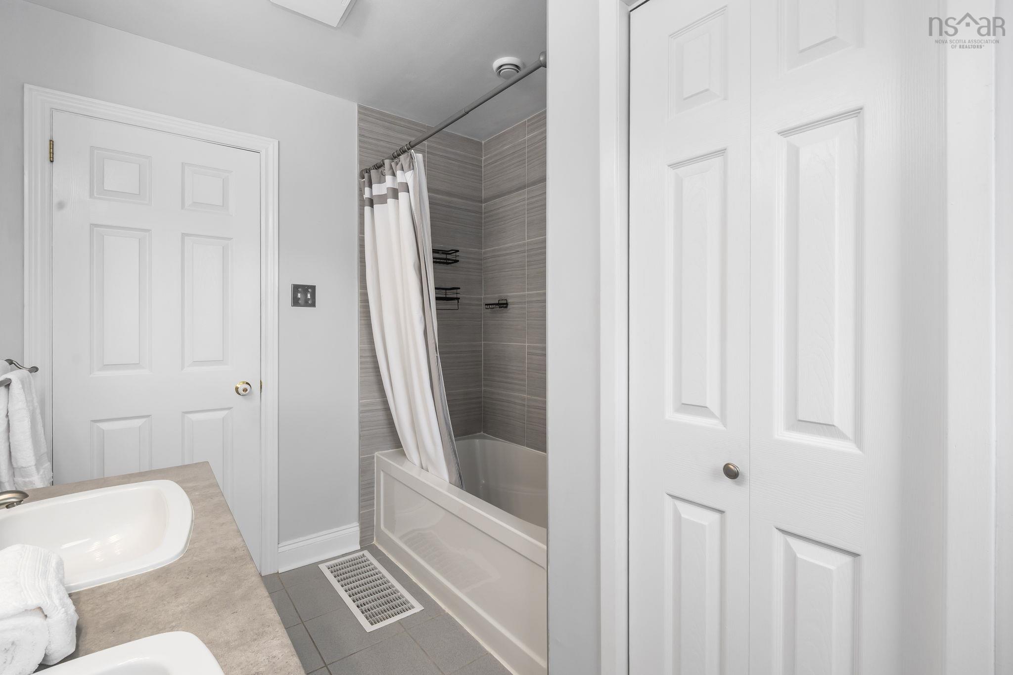 47 Hampton Green, Cole Harbour, NS (MLS 202526392)