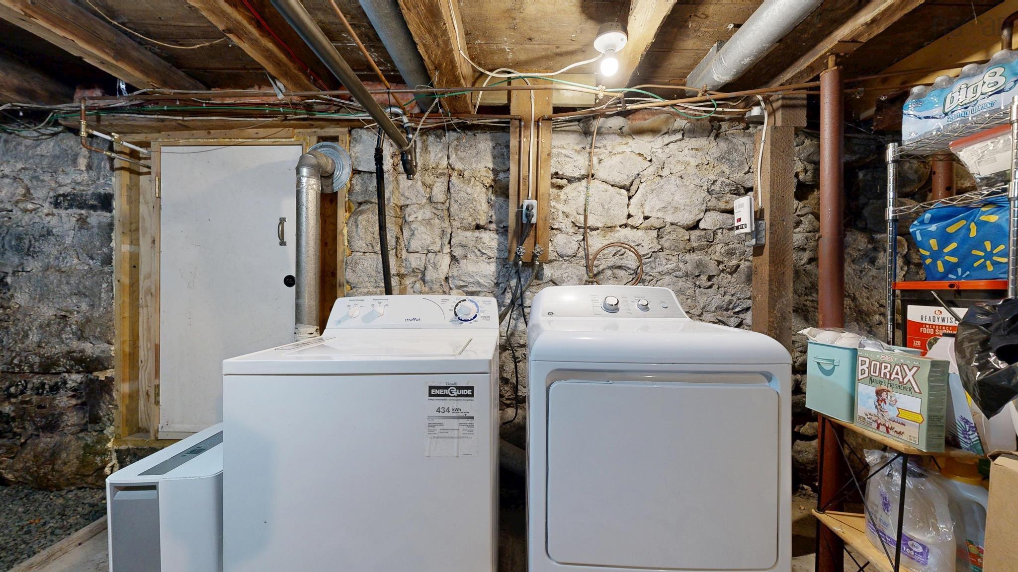 $419,000.00: 17 George Street, Shelburne