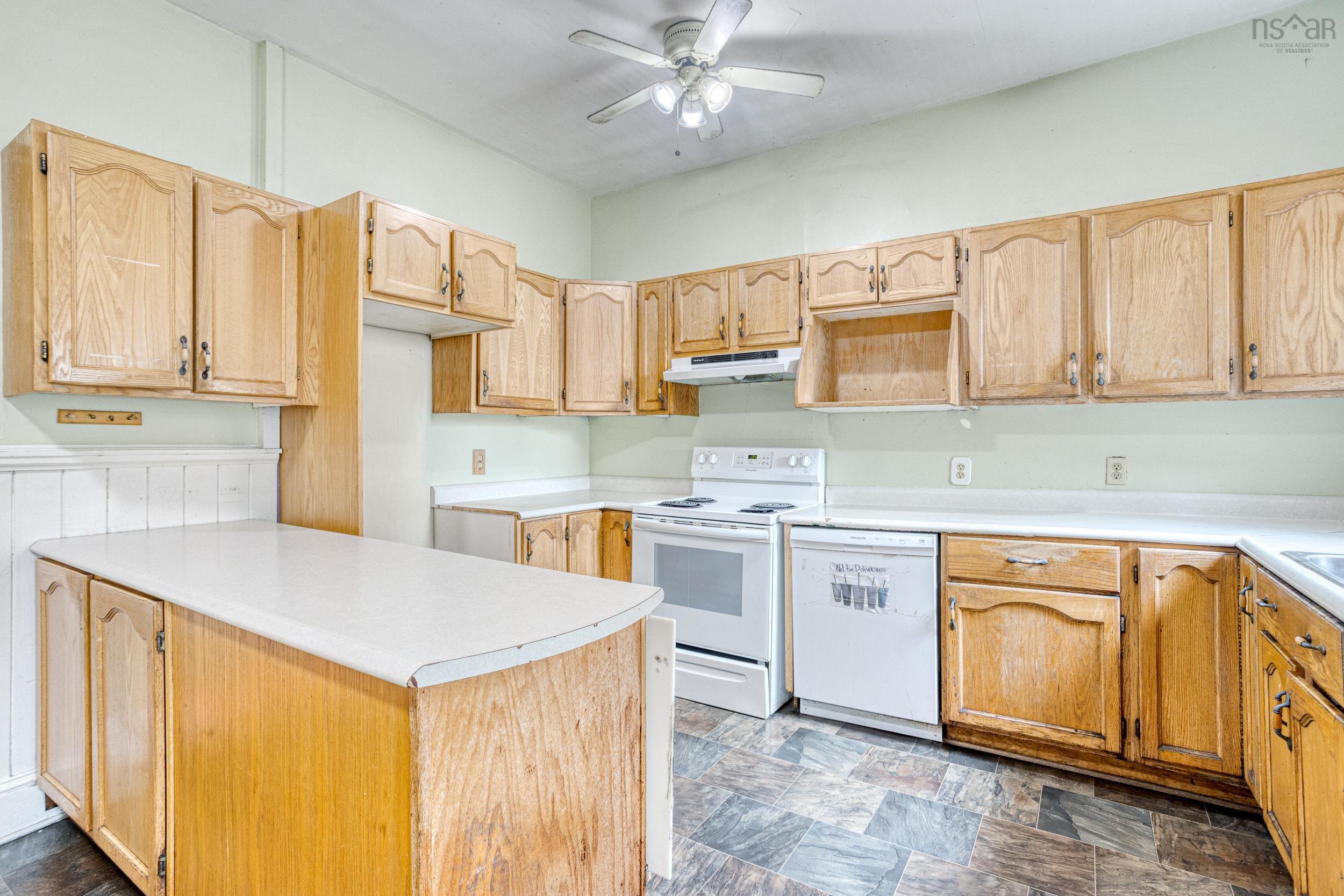 105 Pleasant Street, Dartmouth, NS (MLS 202526637)