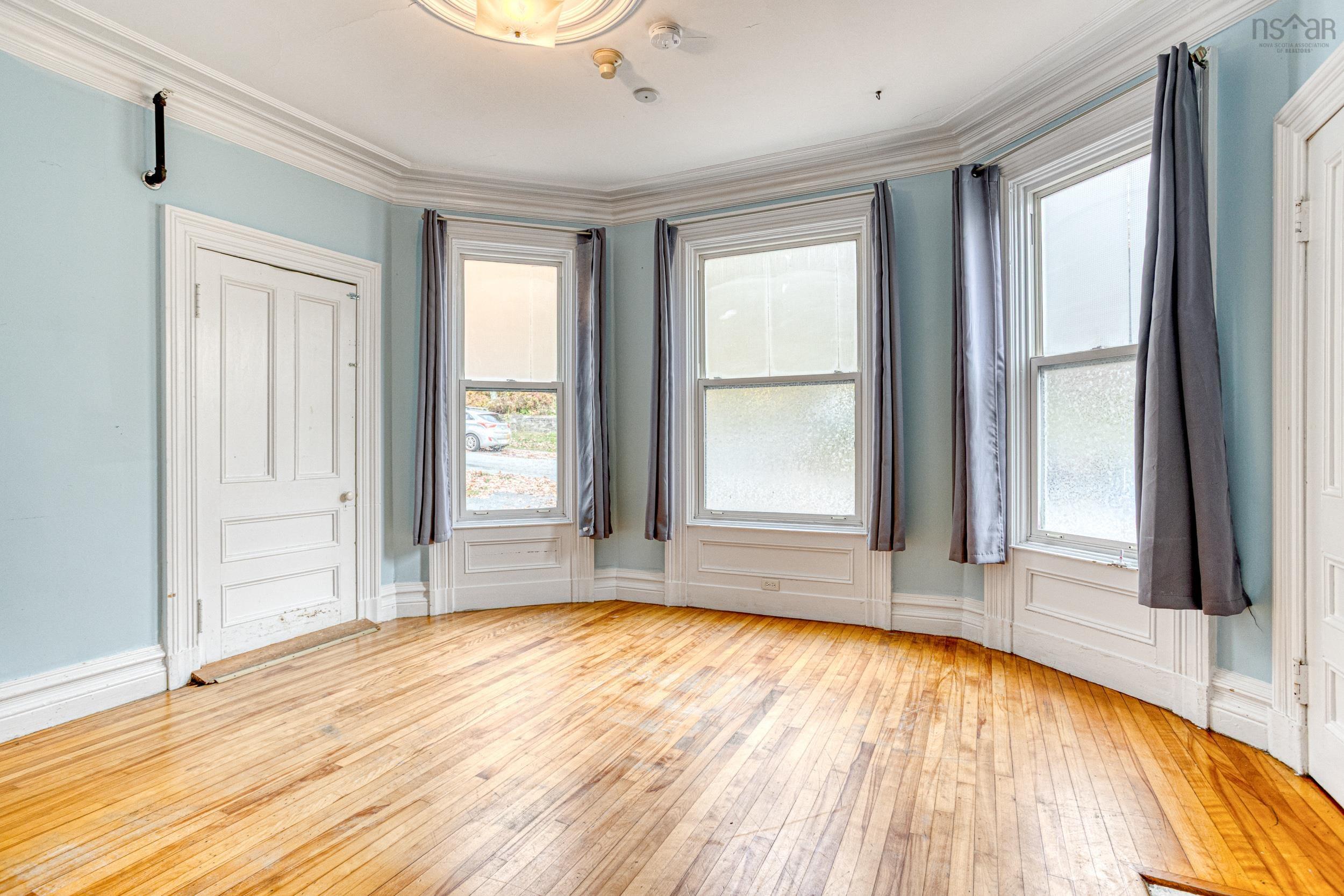 105 Pleasant Street, Dartmouth, NS (MLS 202526637)