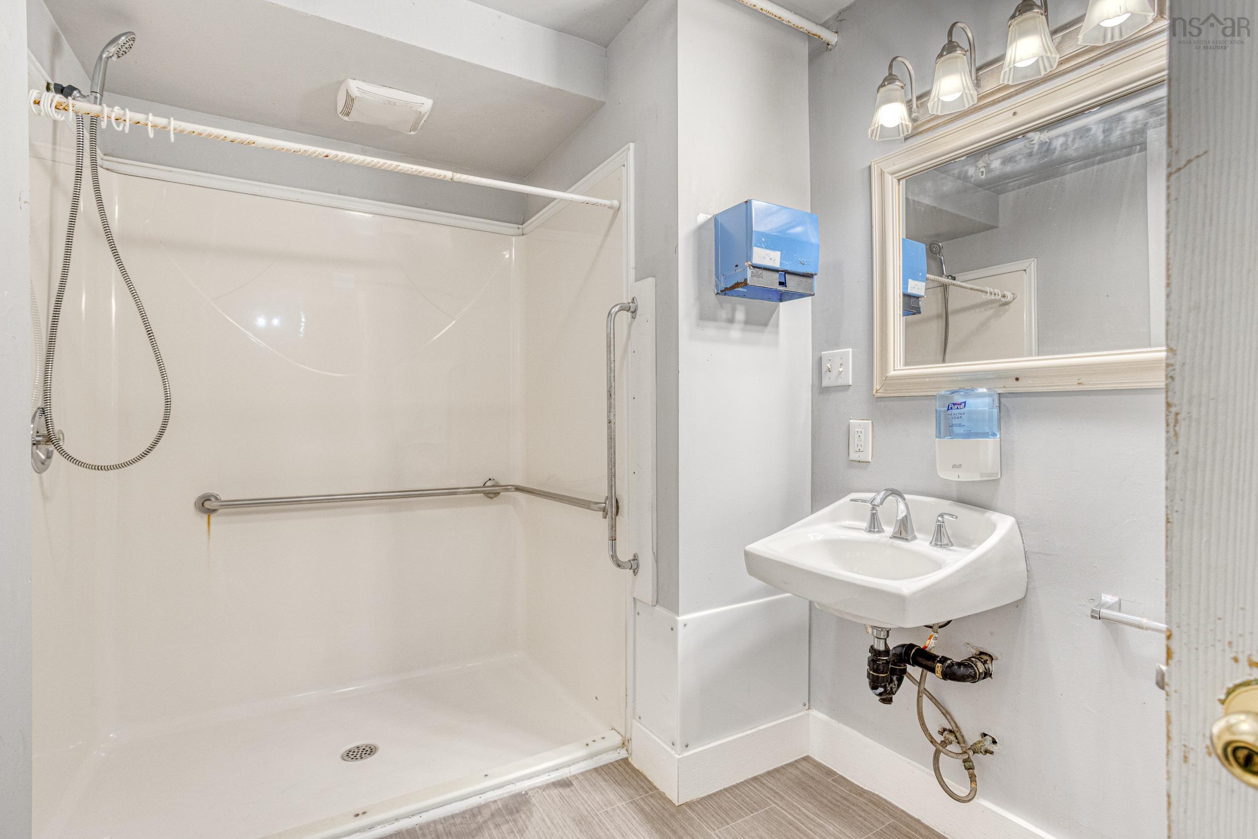 105 Pleasant Street, Dartmouth, NS (MLS 202526637)