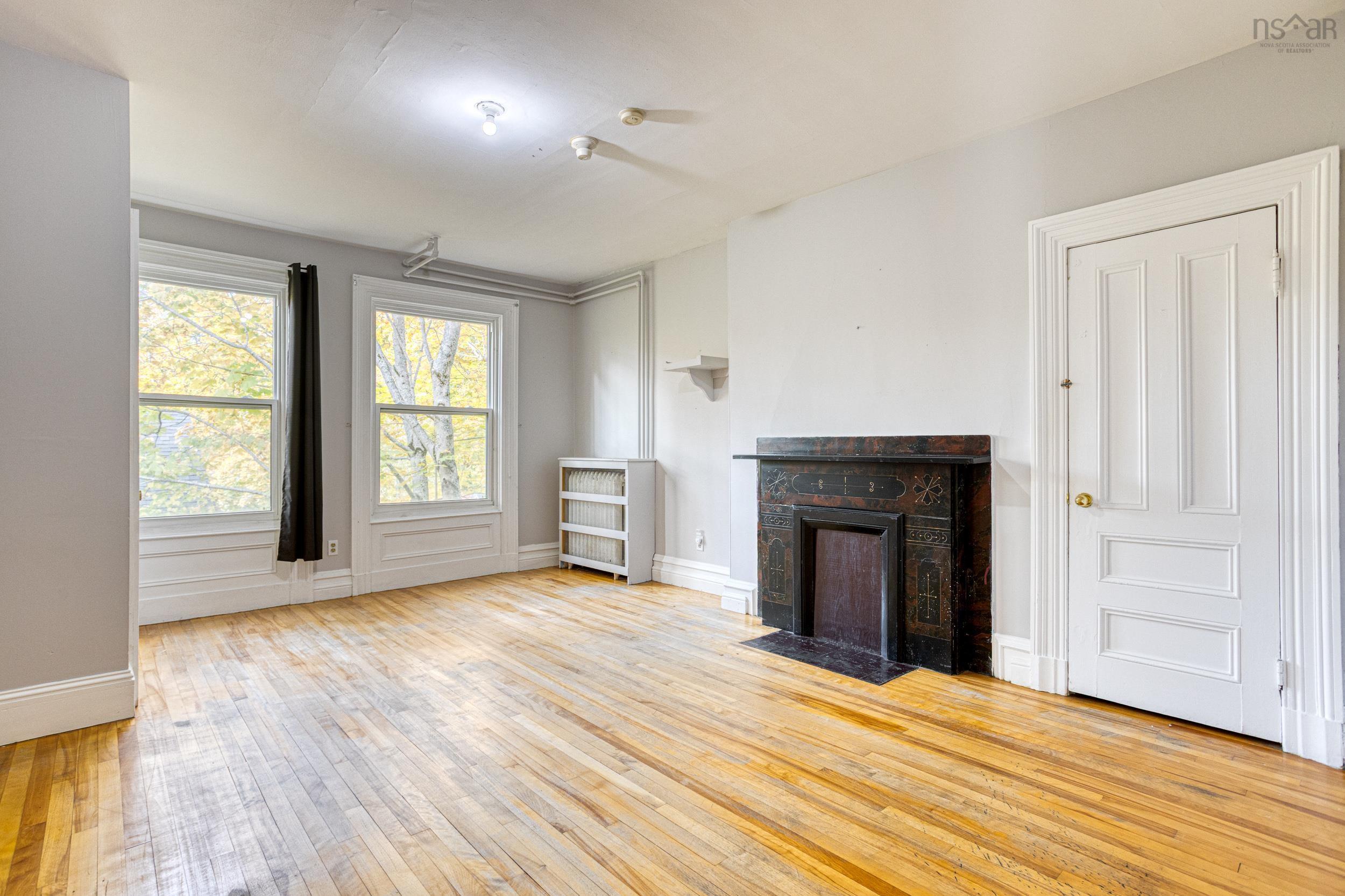 105 Pleasant Street, Dartmouth, NS (MLS 202526637)