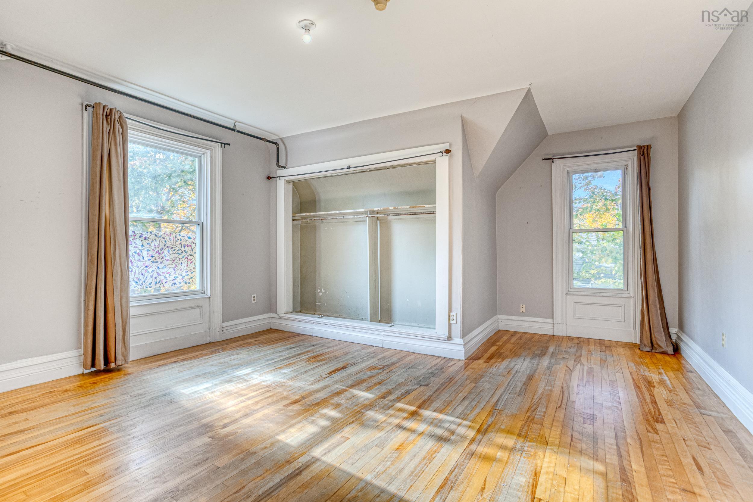 105 Pleasant Street, Dartmouth, NS (MLS 202526637)