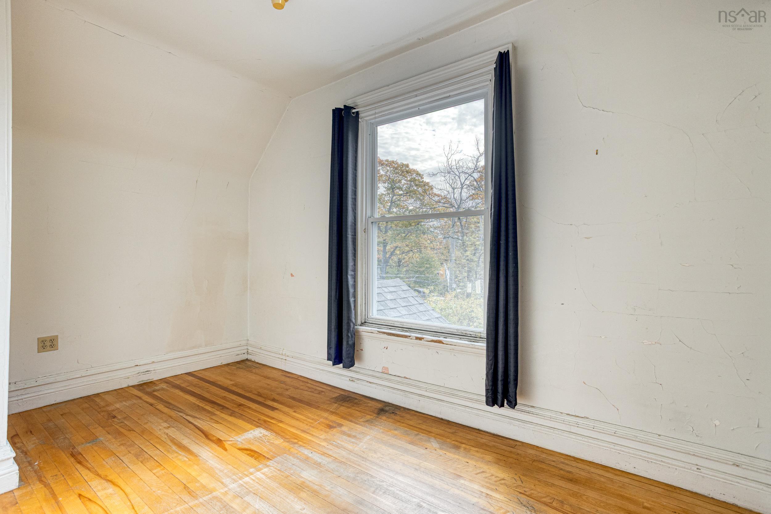 105 Pleasant Street, Dartmouth, NS (MLS 202526637)