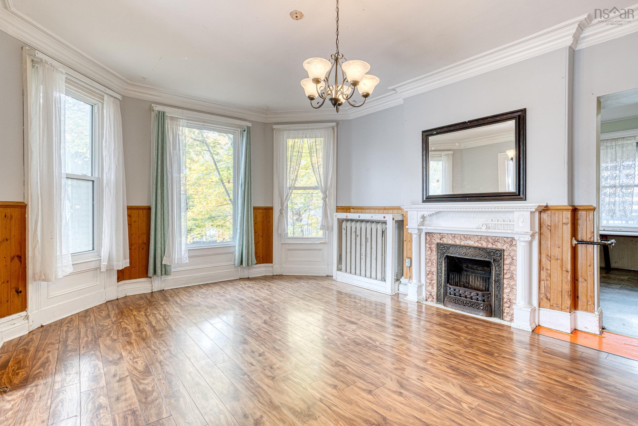 105 Pleasant Street, Dartmouth, NS (MLS 202526637)