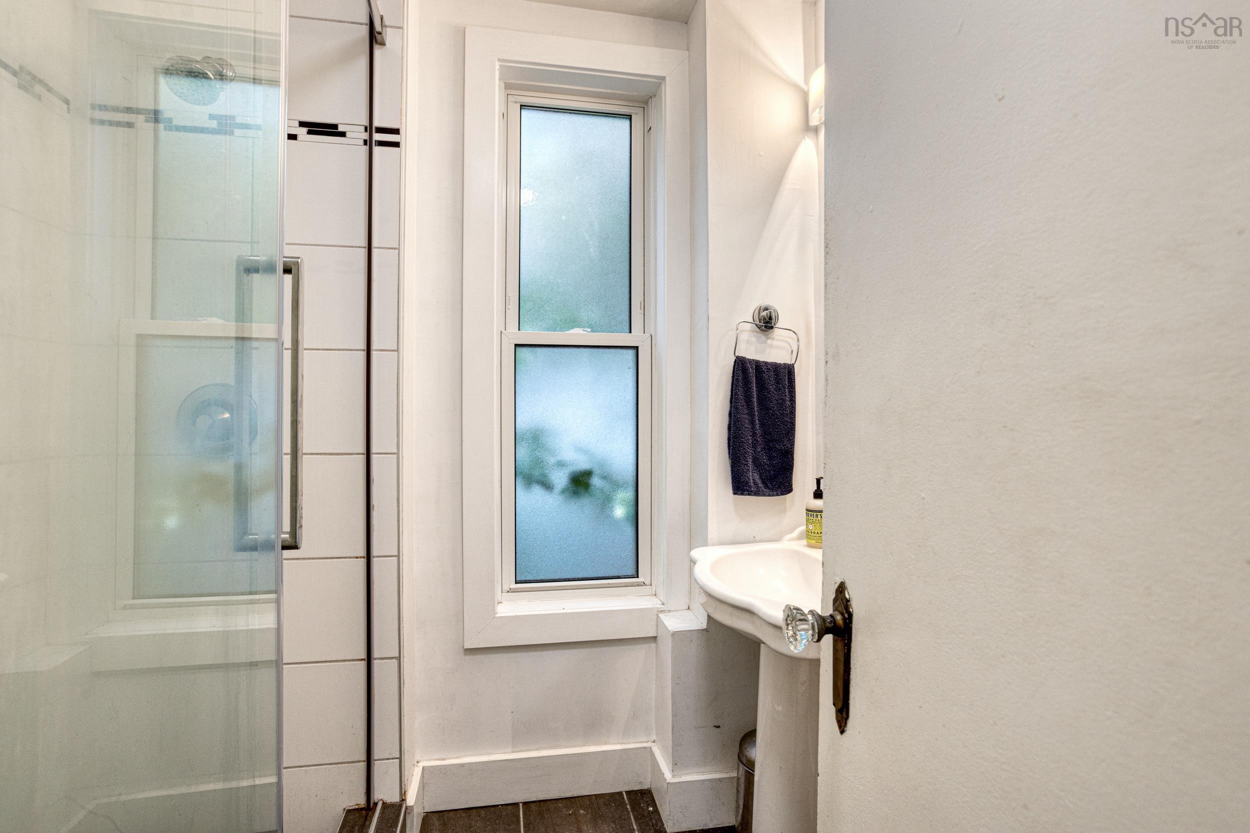 5554- 5556 Atlantic Street, Halifax, NS (MLS 202526647)