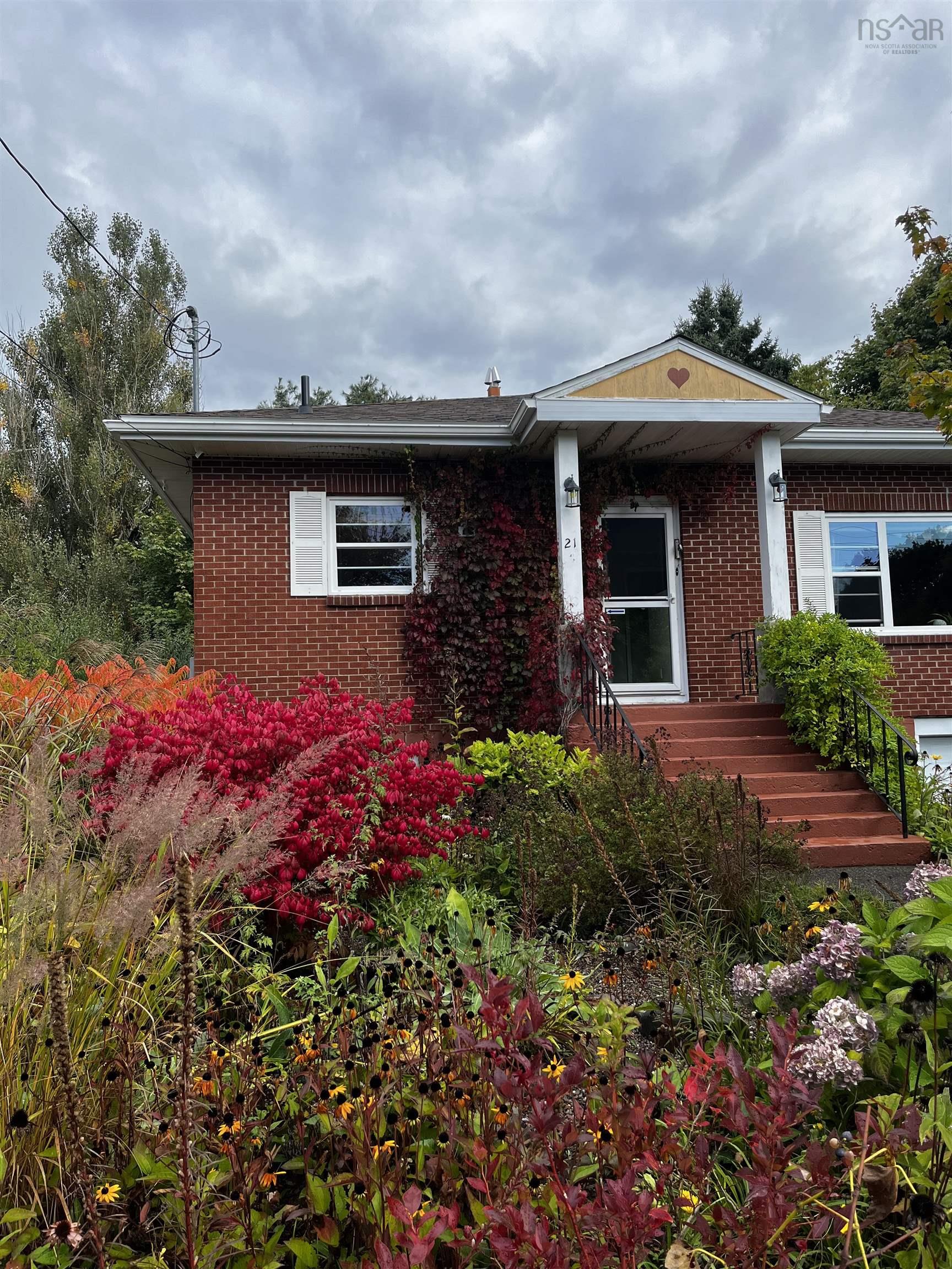 21 Lawnwood Avenue, Halifax, NS (MLS 202526703)