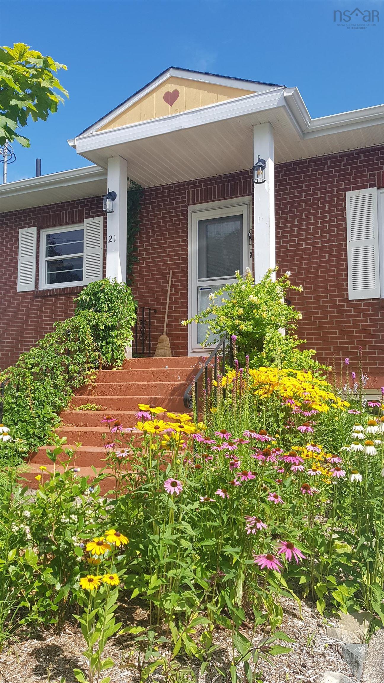 21 Lawnwood Avenue, Halifax, NS (MLS 202526703)