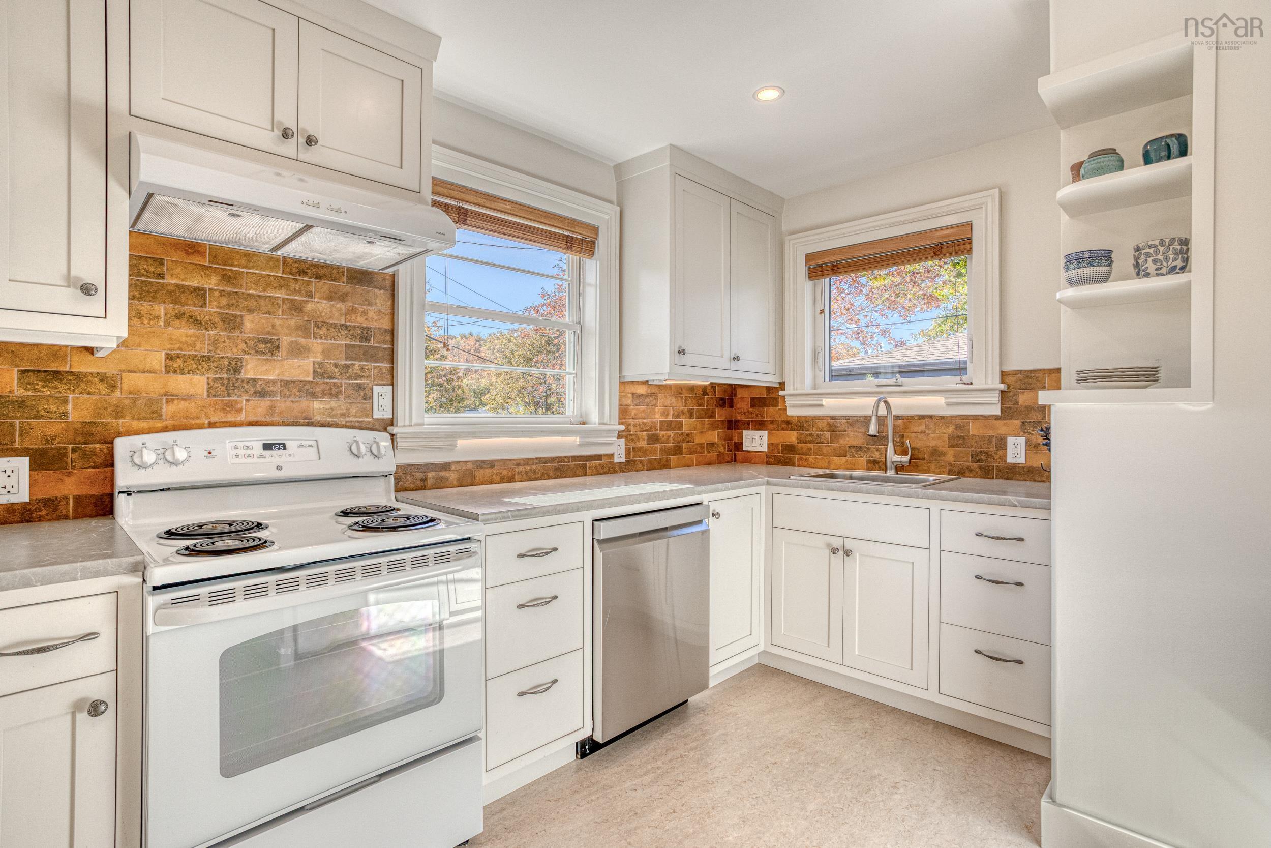 21 Lawnwood Avenue, Halifax, NS (MLS 202526703)