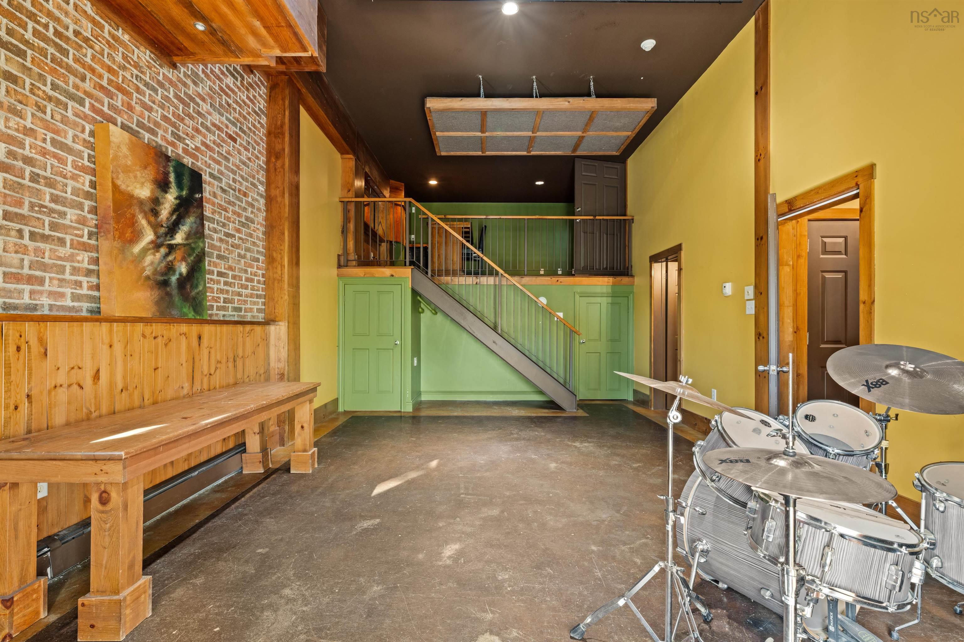 6880 Quinpool Road, Halifax, NS (MLS 202526719)