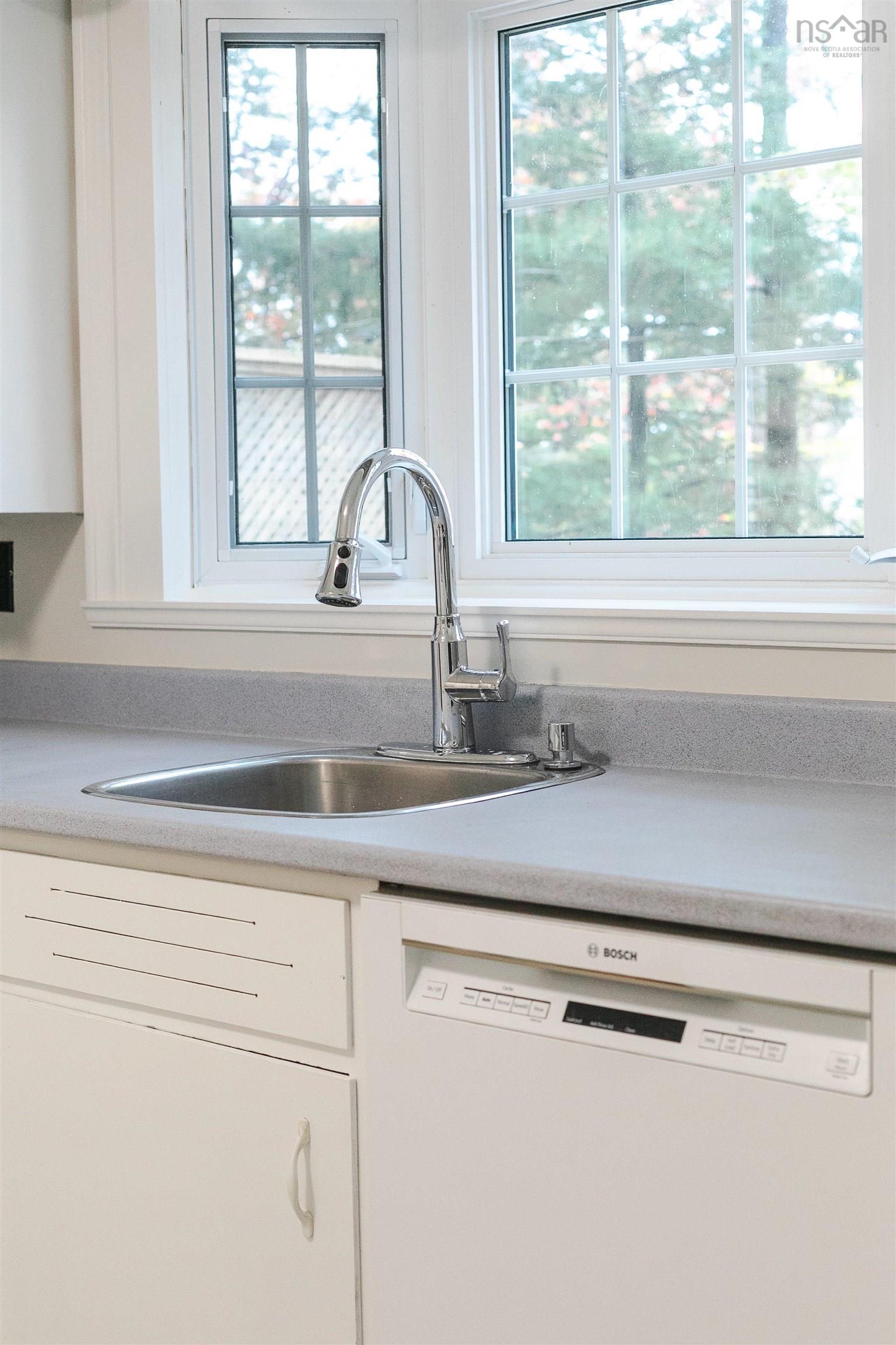 43 Deepwood Crescent, Halifax, NS (MLS 202526774)