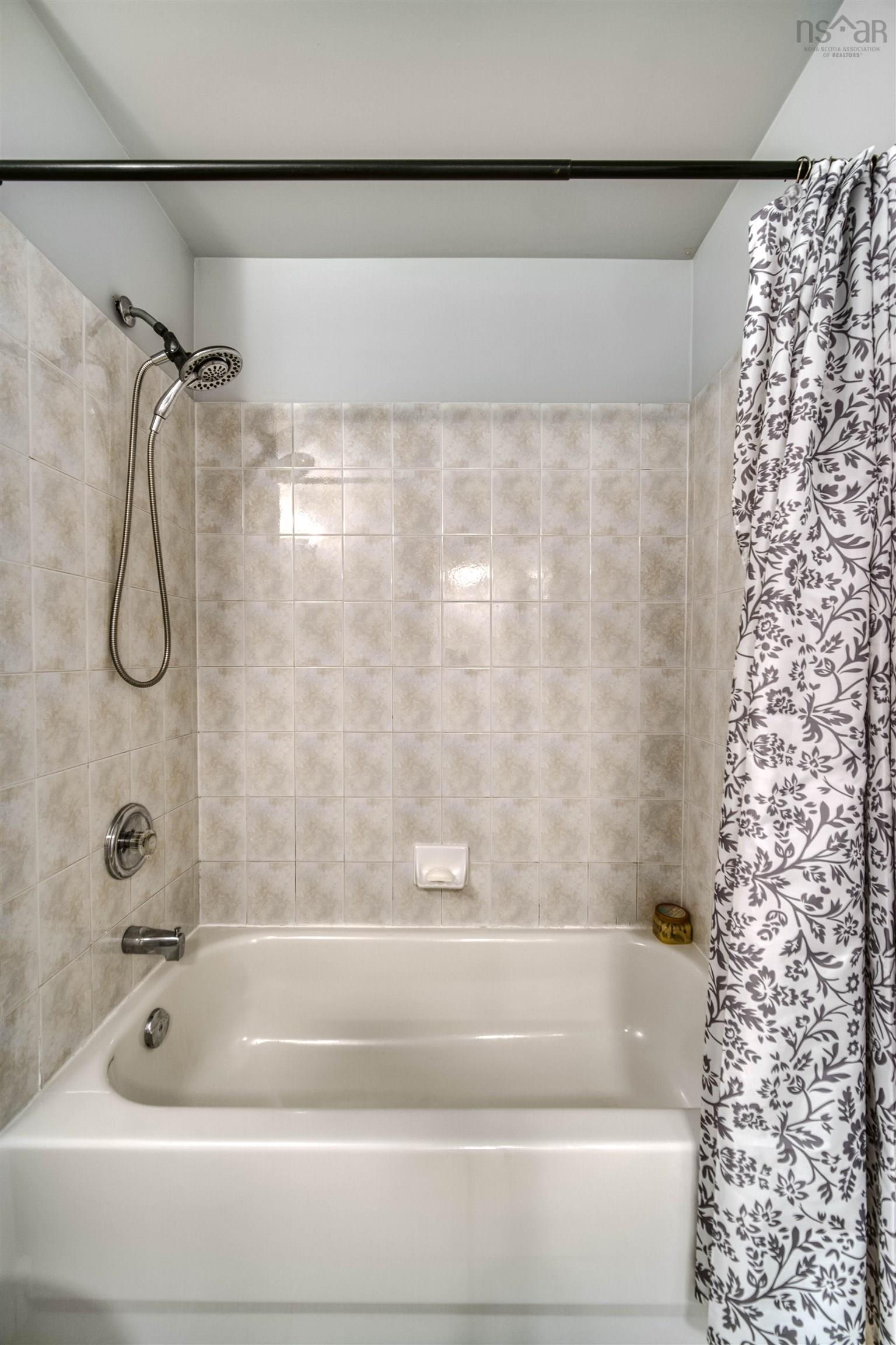 208 Oceanview Drive, Bedford, NS (MLS 202526791)