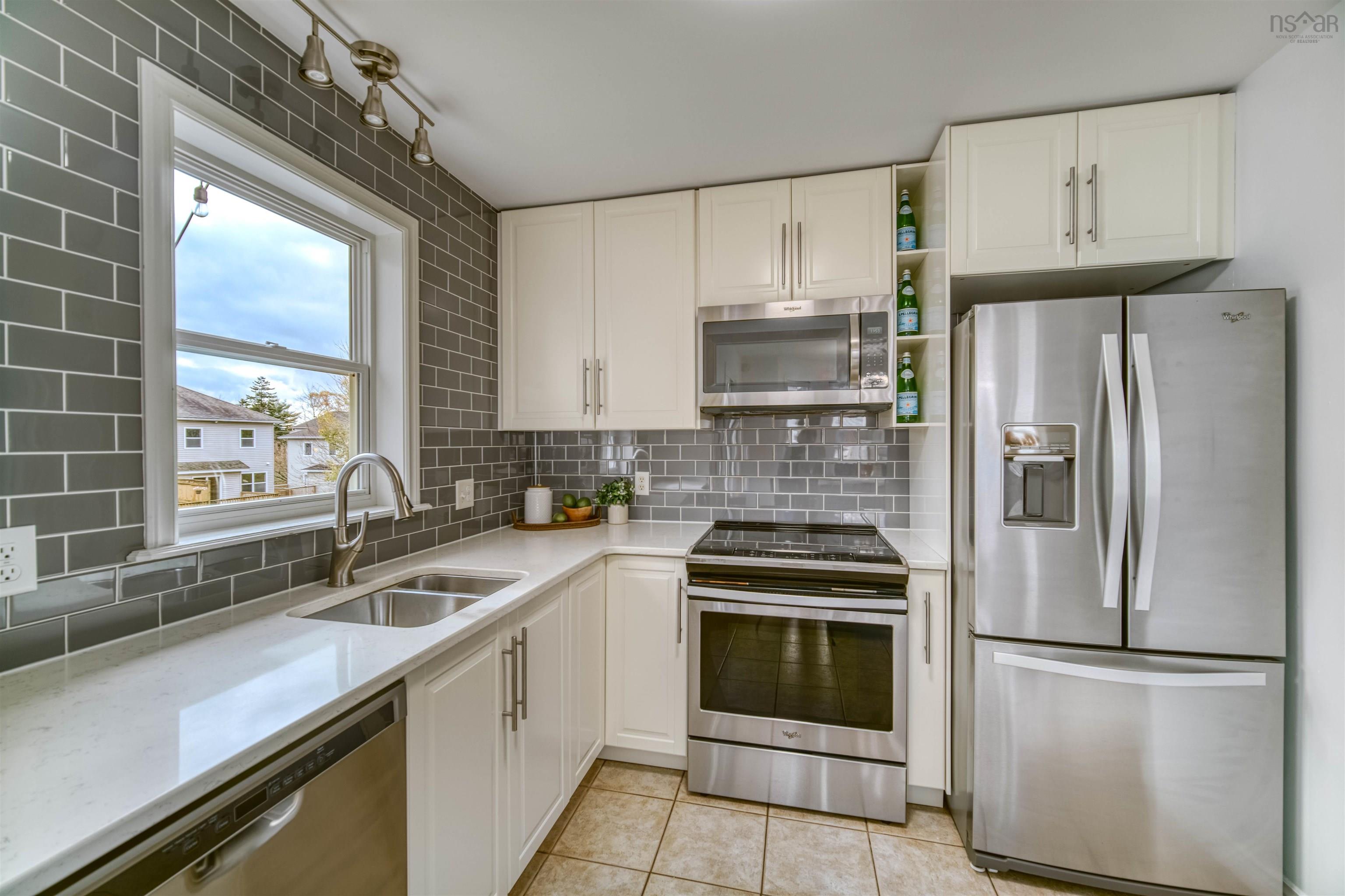 208 Oceanview Drive, Bedford, NS (MLS 202526791)