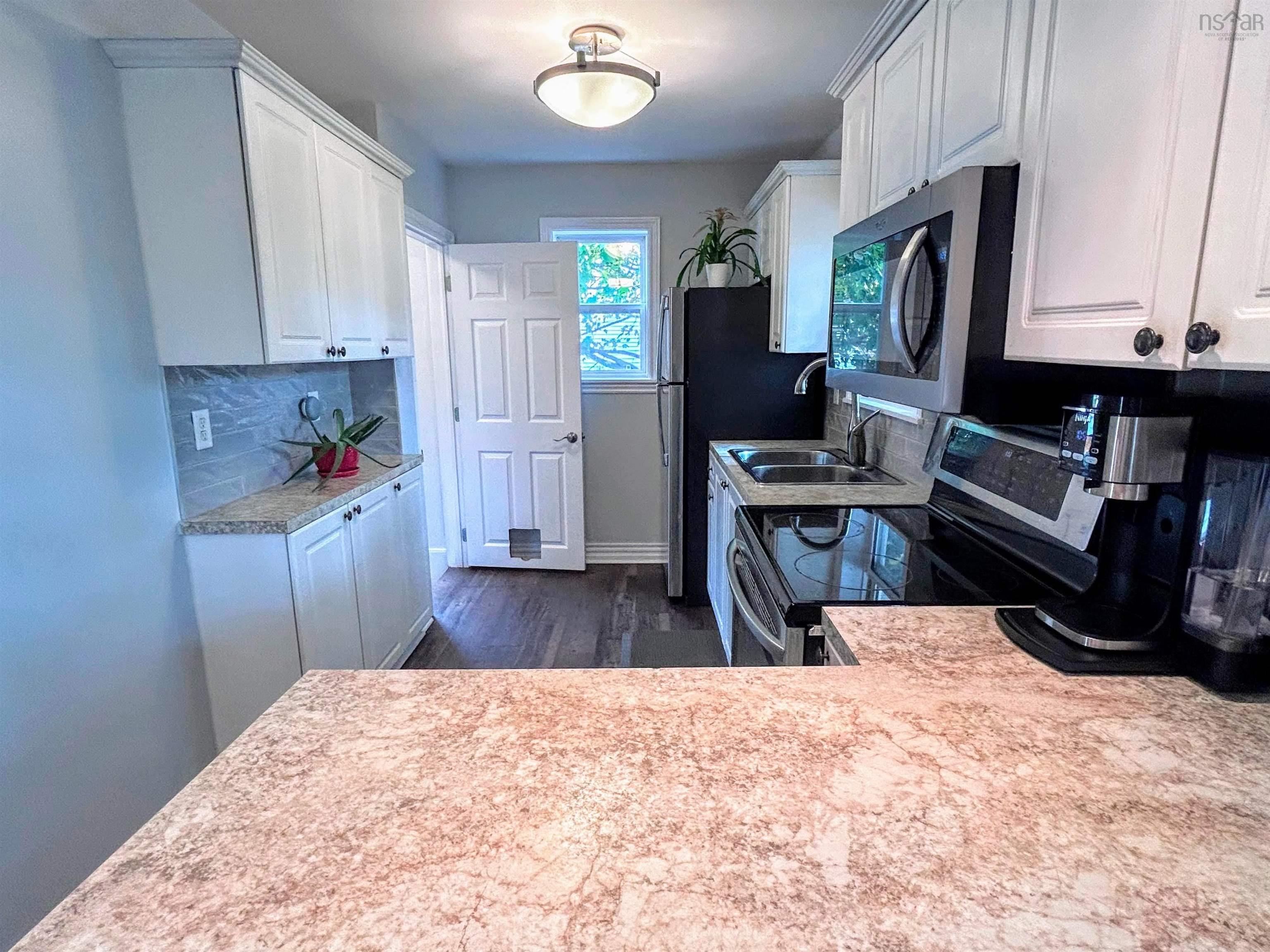 32 Lawson Avenue, Dartmouth, NS (MLS 202526819)