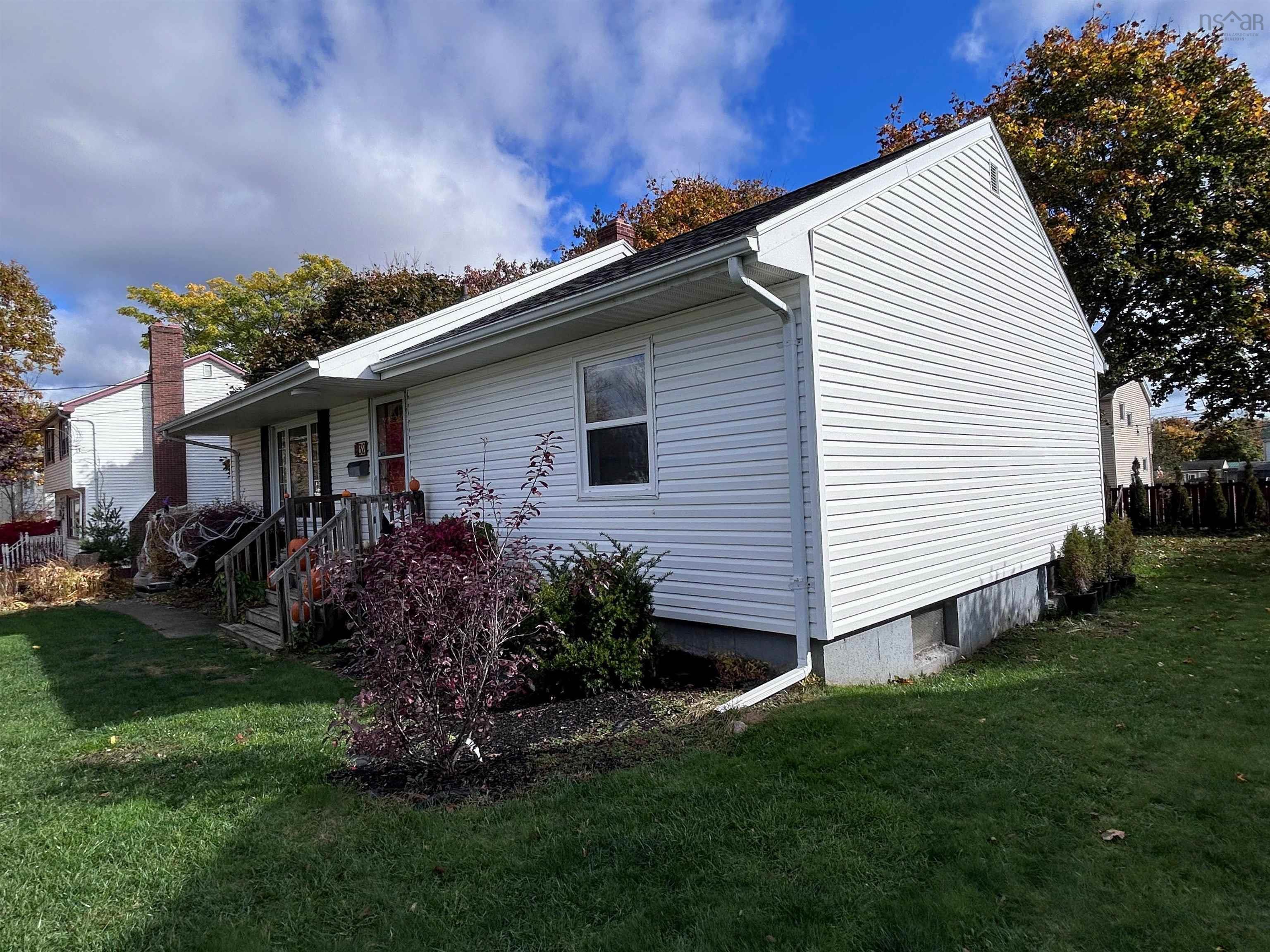 32 Lawson Avenue, Dartmouth, NS (MLS 202526819)