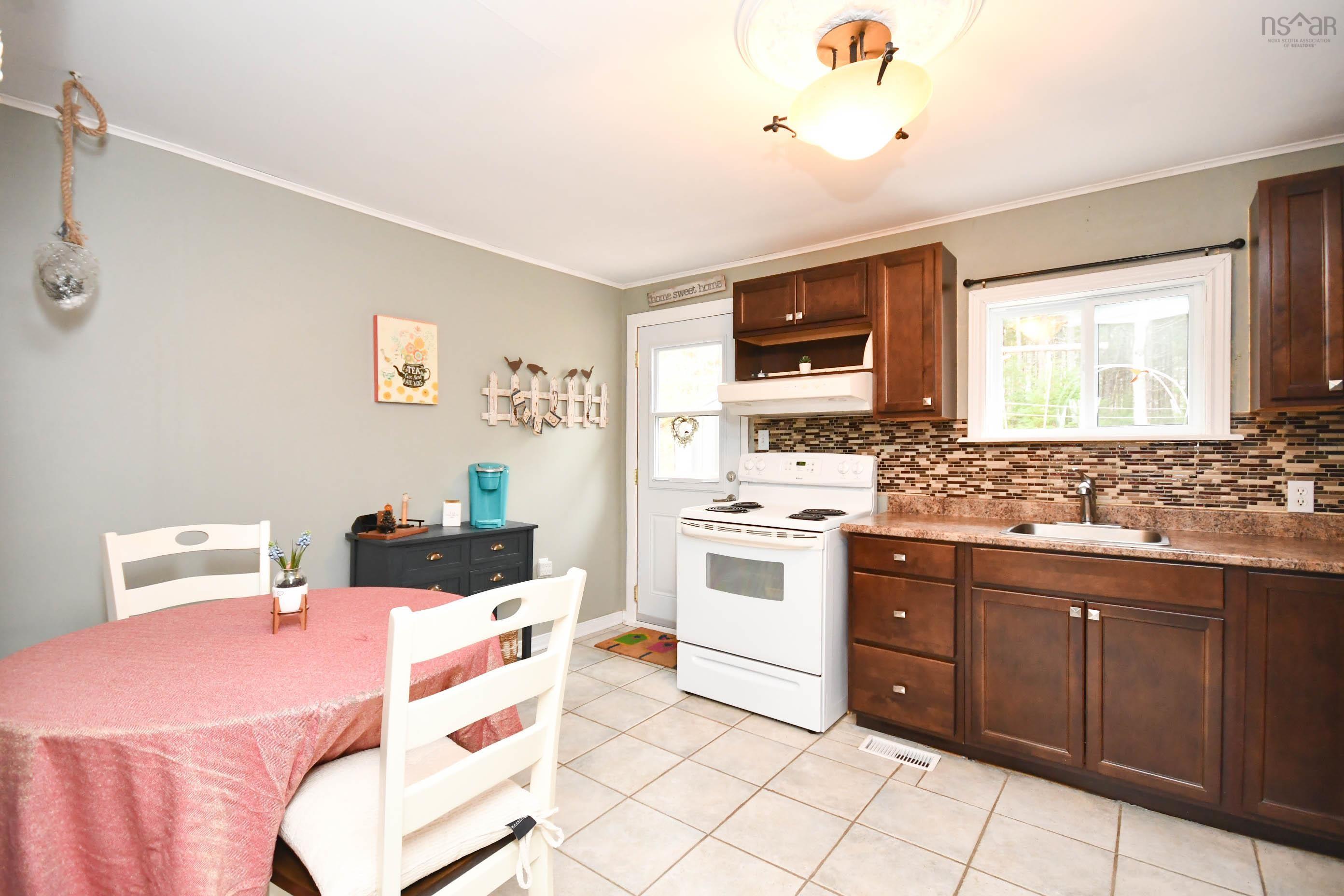 180 Lakeview Avenue, Middle Sackville, NS (MLS 202526877)