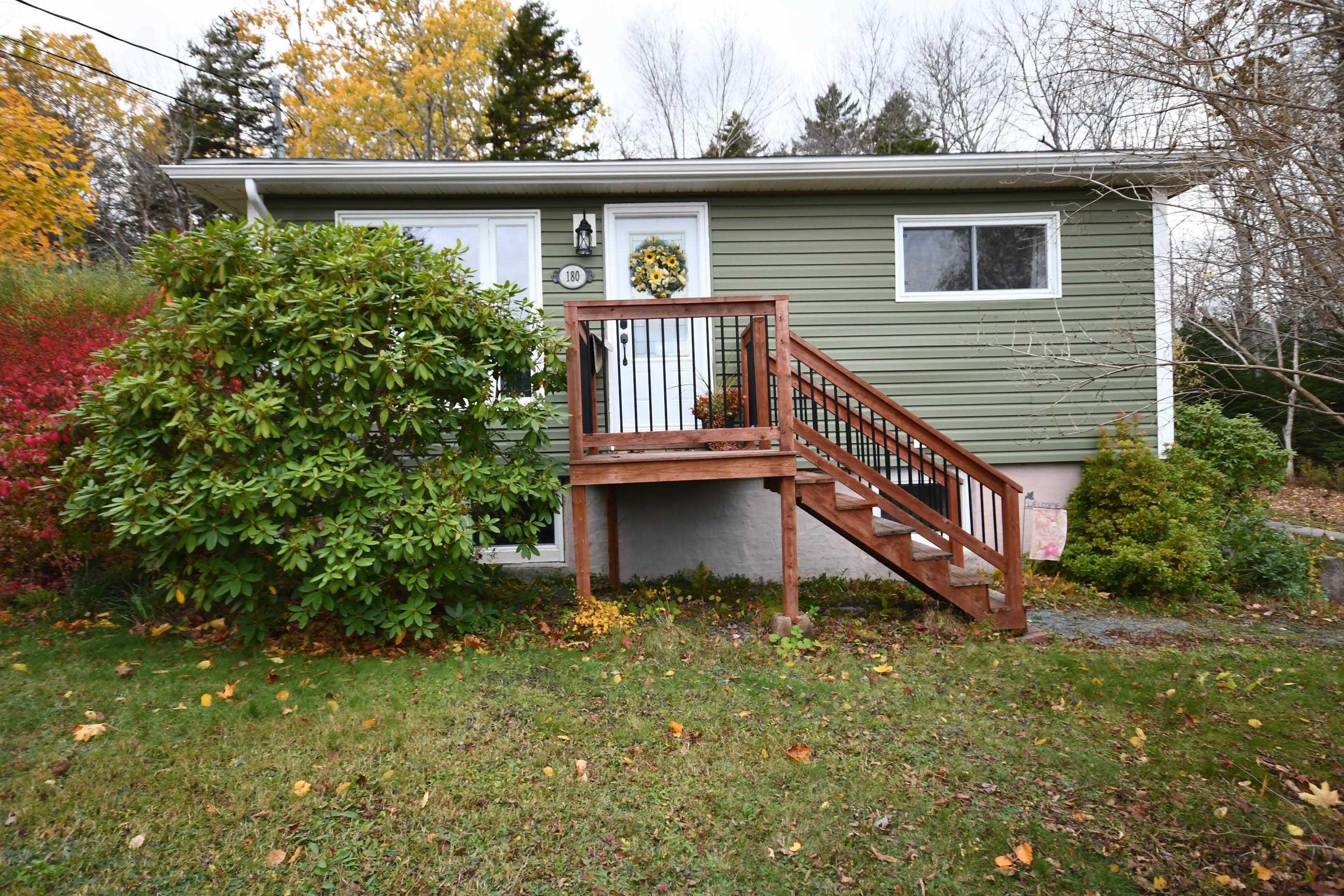 180 Lakeview Avenue, Middle Sackville, NS (MLS 202526877)