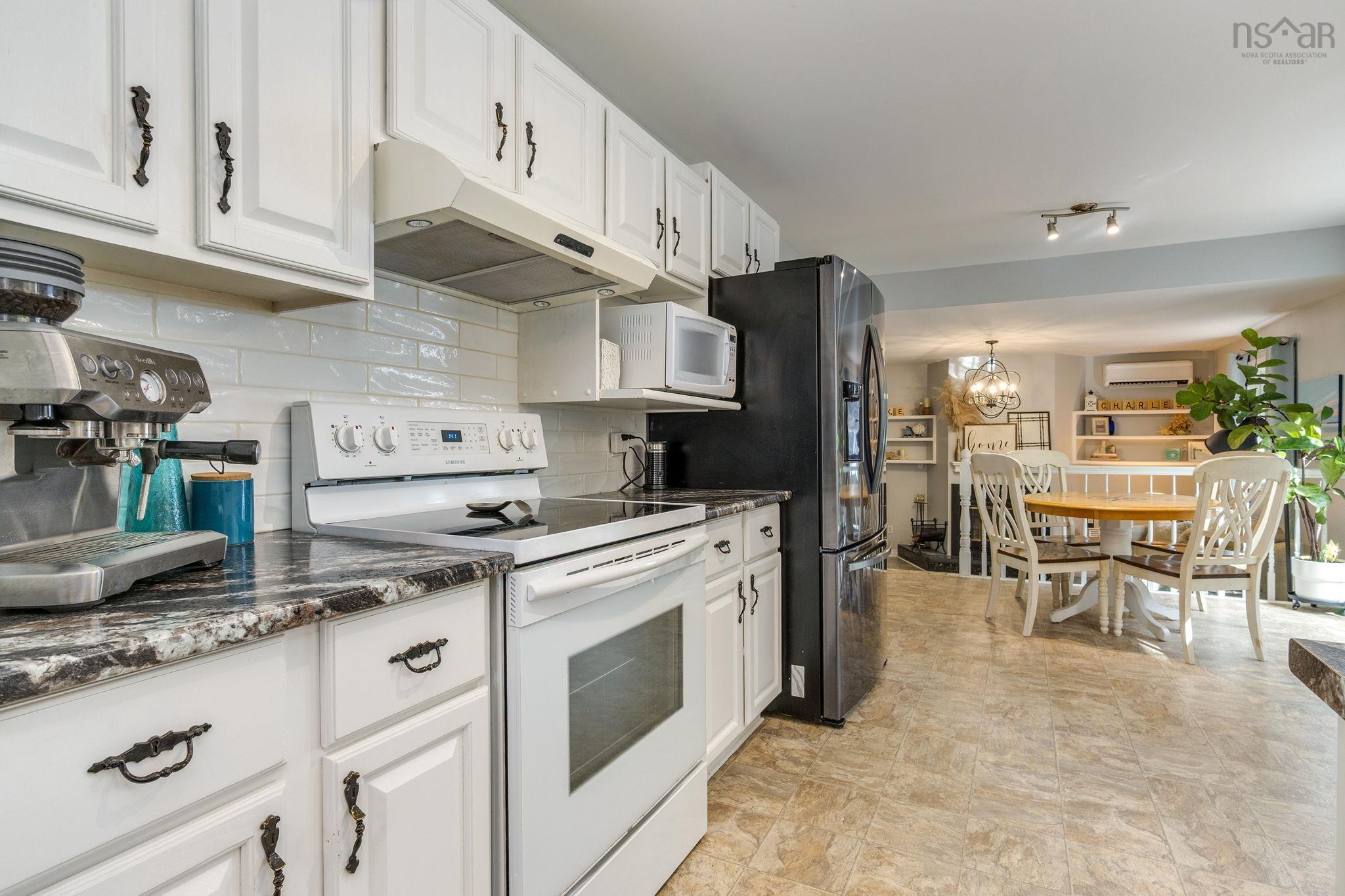 7 Lake Charles Drive, Dartmouth, NS (MLS 202526903)