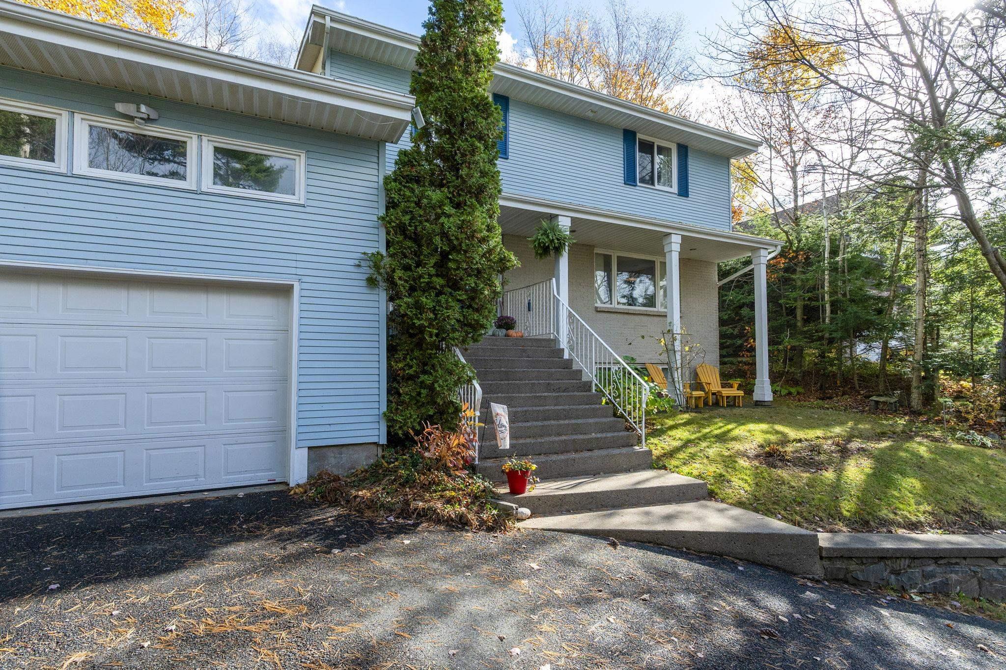 7 Lake Charles Drive, Dartmouth, NS (MLS 202526903)