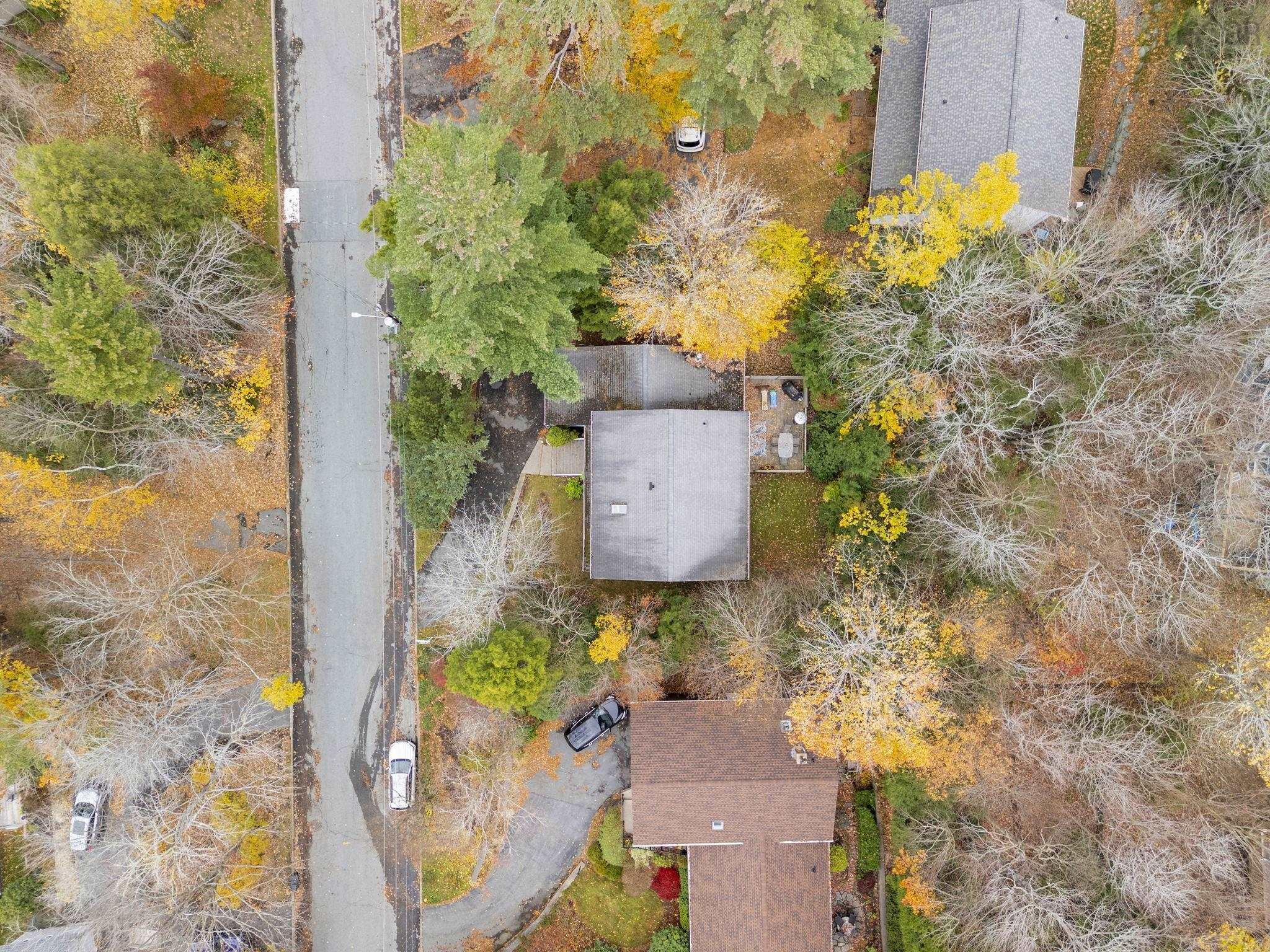 7 Lake Charles Drive, Dartmouth, NS (MLS 202526903)