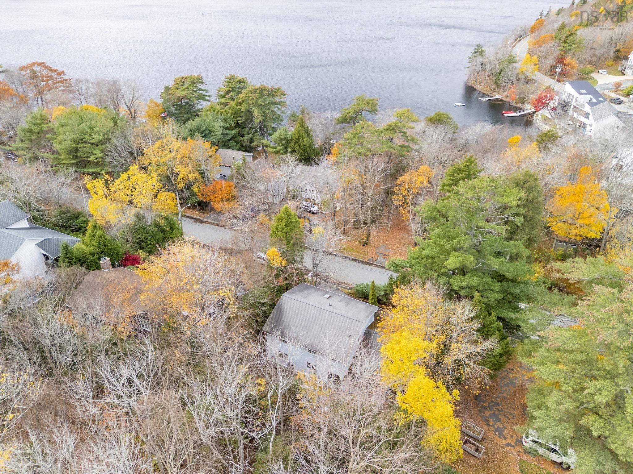 7 Lake Charles Drive, Dartmouth, NS (MLS 202526903)
