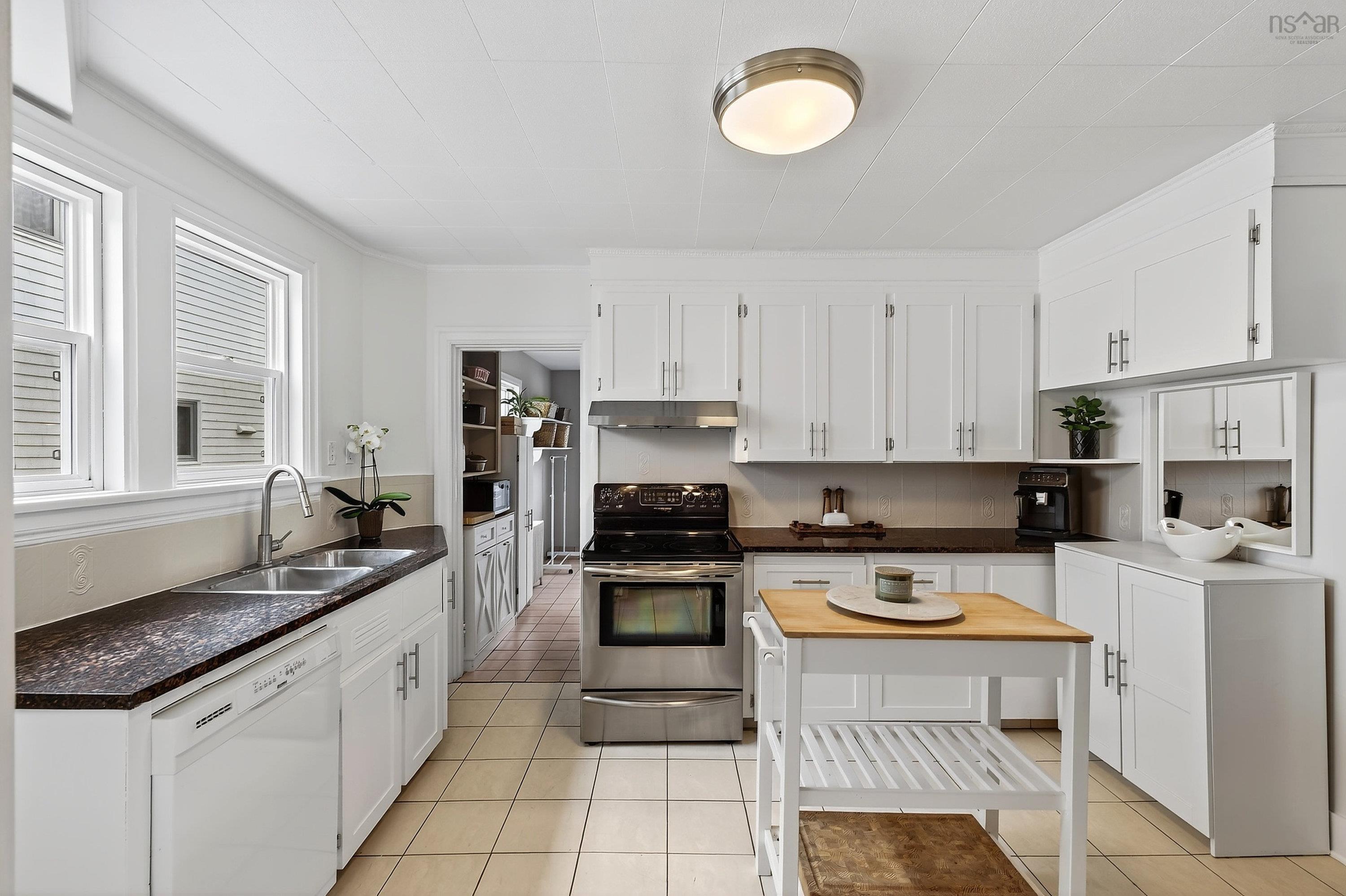 2500 Connaught Avenue, Halifax, NS (MLS 202526909)