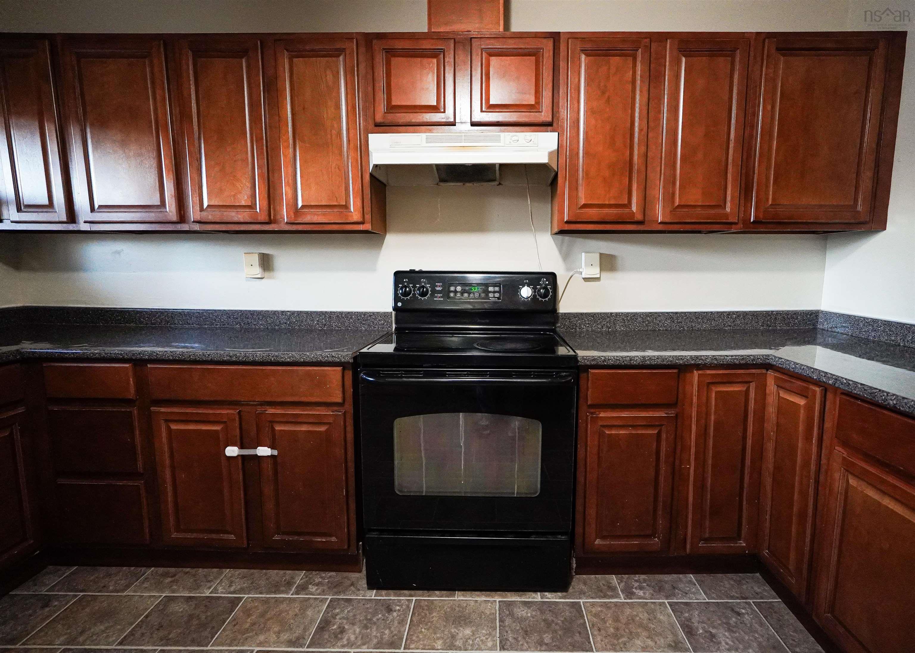 4 Lewis Street, Halifax, NS (MLS 202526918)