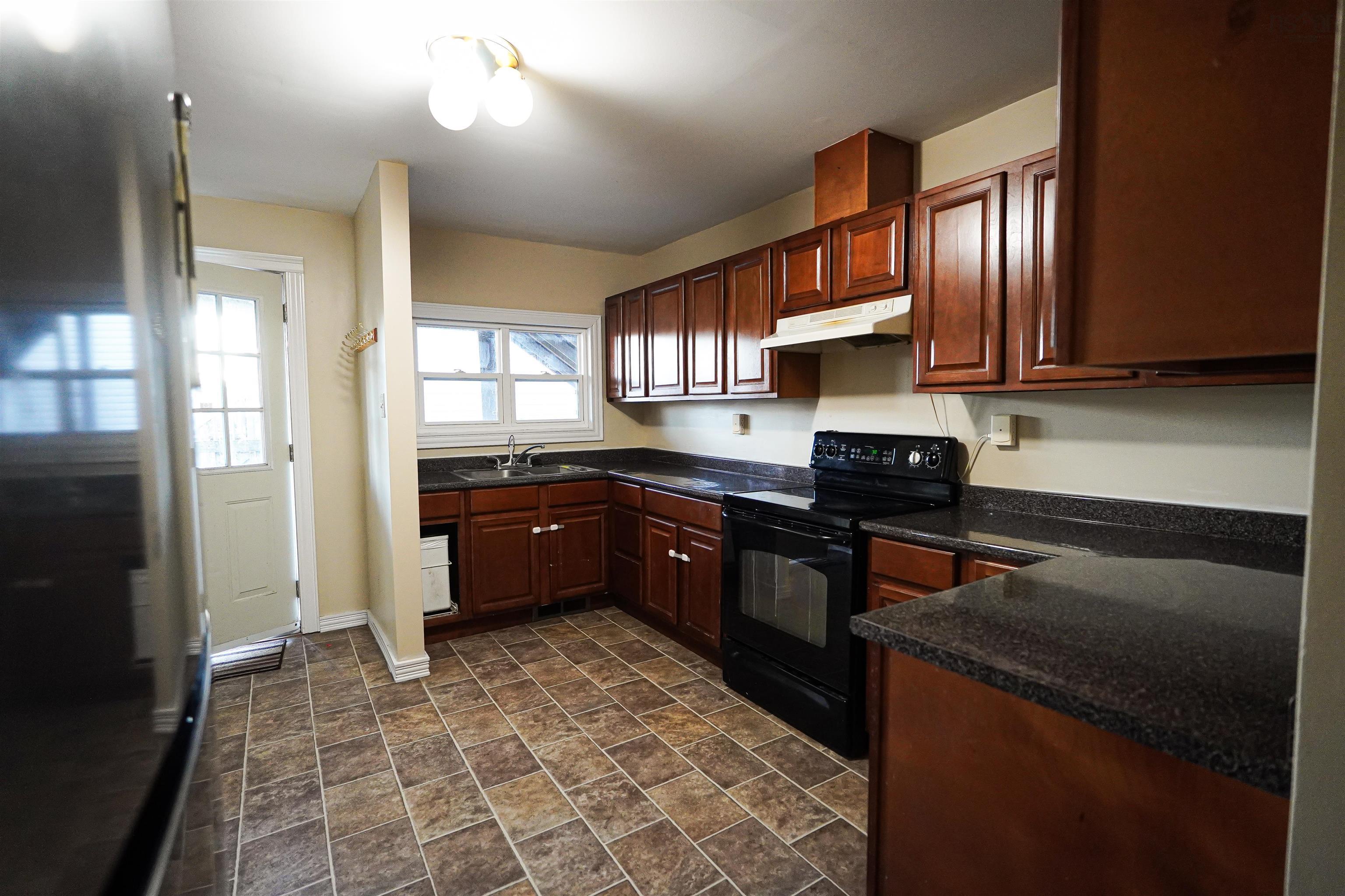 4 Lewis Street, Halifax, NS (MLS 202526918)