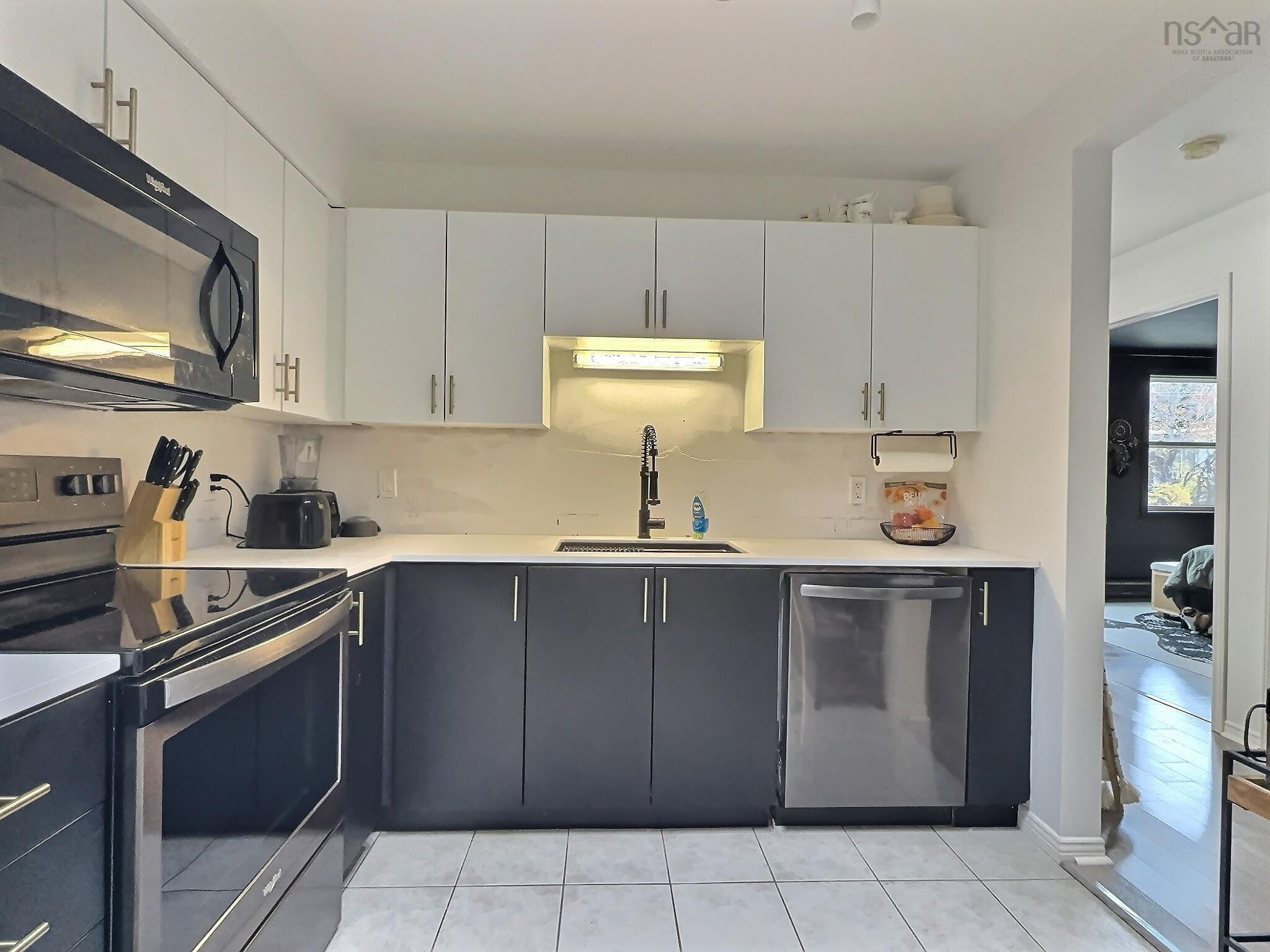 301 83 Kearney Lake Road, Halifax, NS (MLS 202526929)