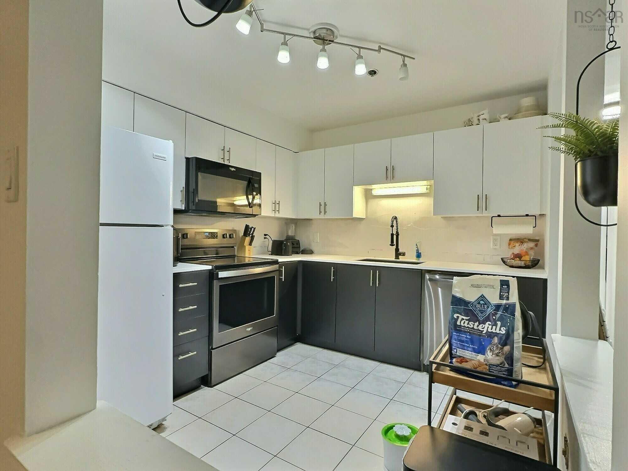 301 83 Kearney Lake Road, Halifax, NS (MLS 202526929)