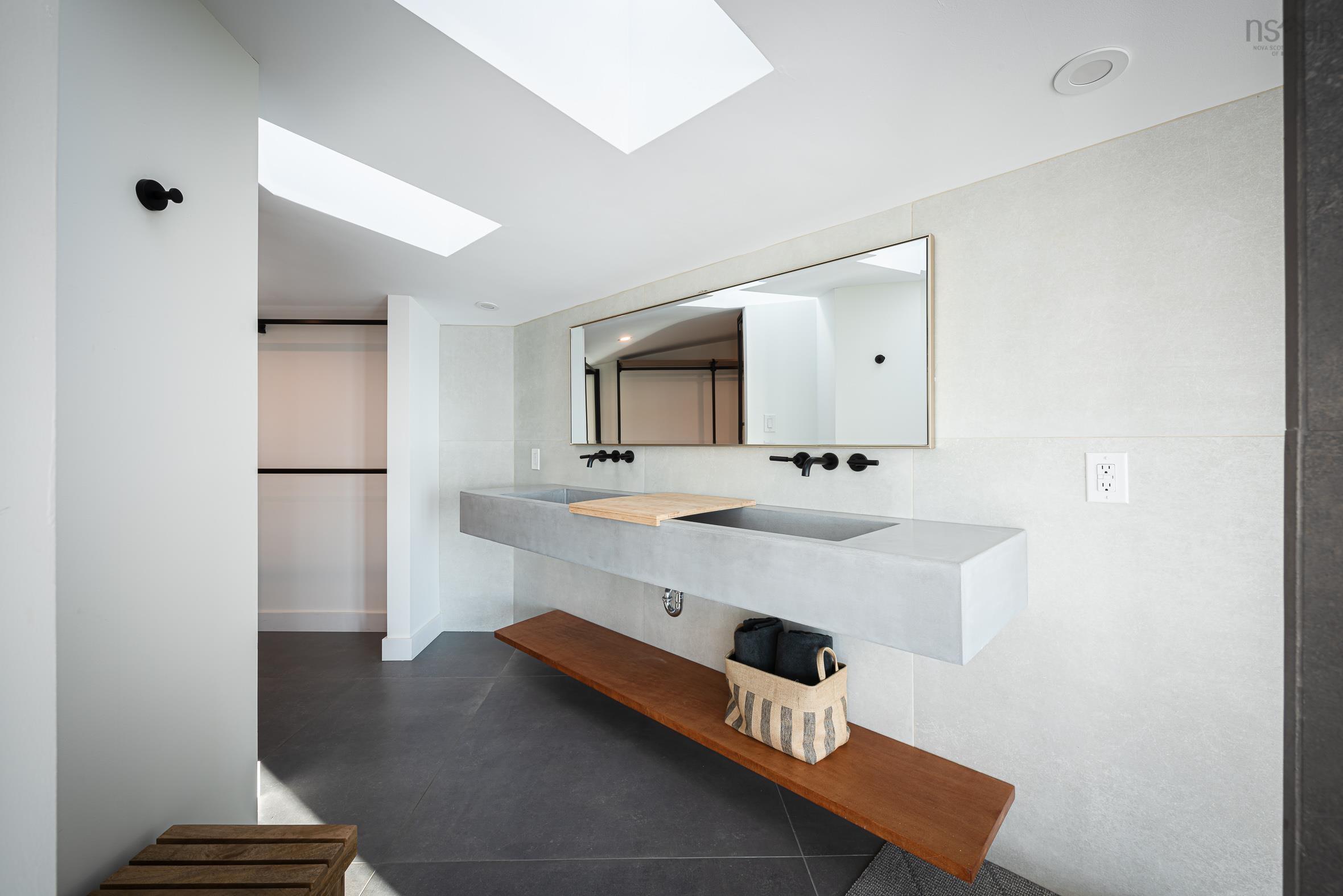 20 Ashley Drive, Halibut Bay, NS (MLS 202527031)