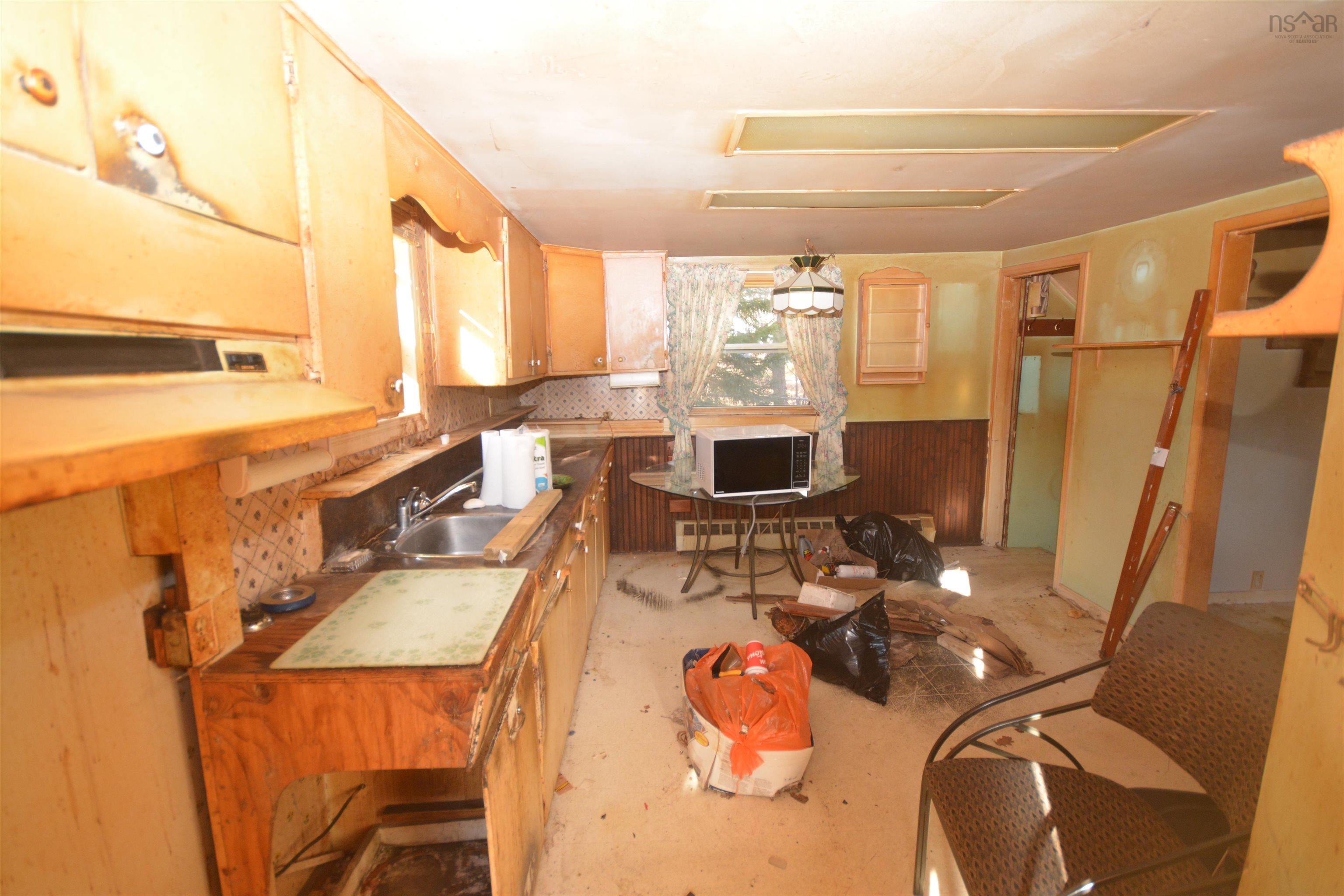 6 Nelson Avenue, Halifax, NS (MLS 202527225)