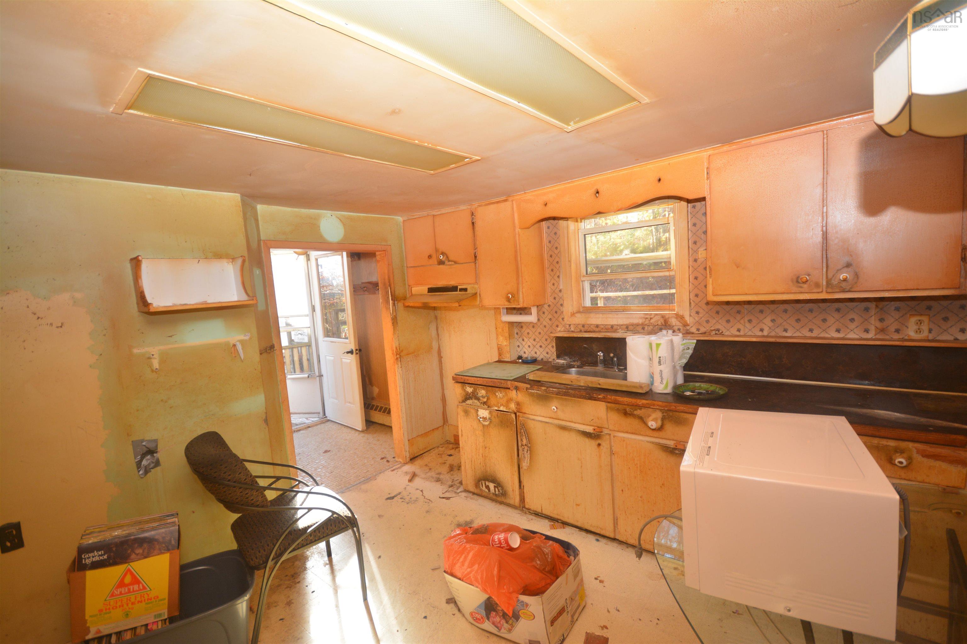 6 Nelson Avenue, Halifax, NS (MLS 202527225)