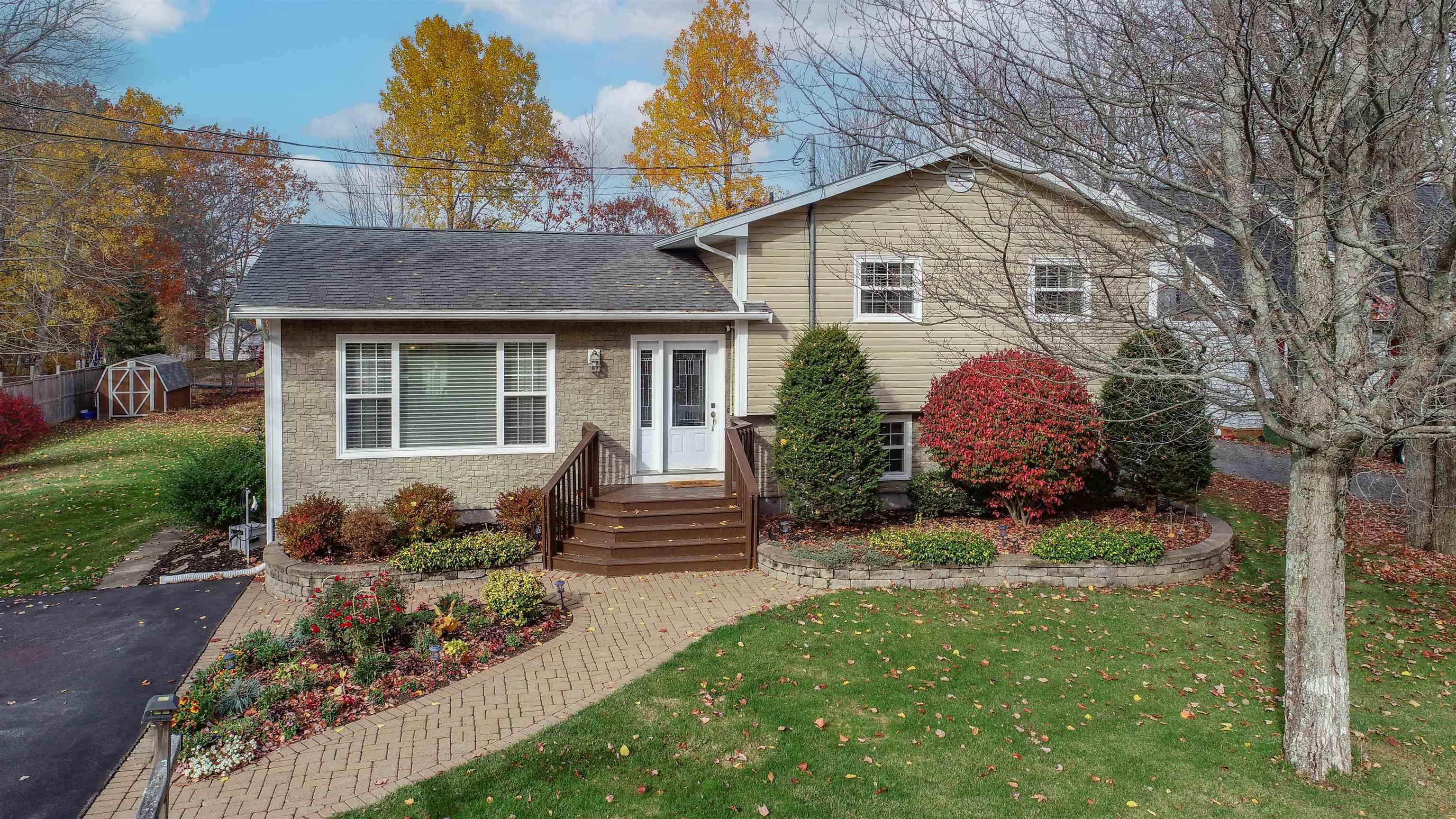 2757 Poplar Drive Coldbrook, Coldbrook, NS (MLS® 202527269) | Coldbrook Real Estate | RE/MAX Halifax