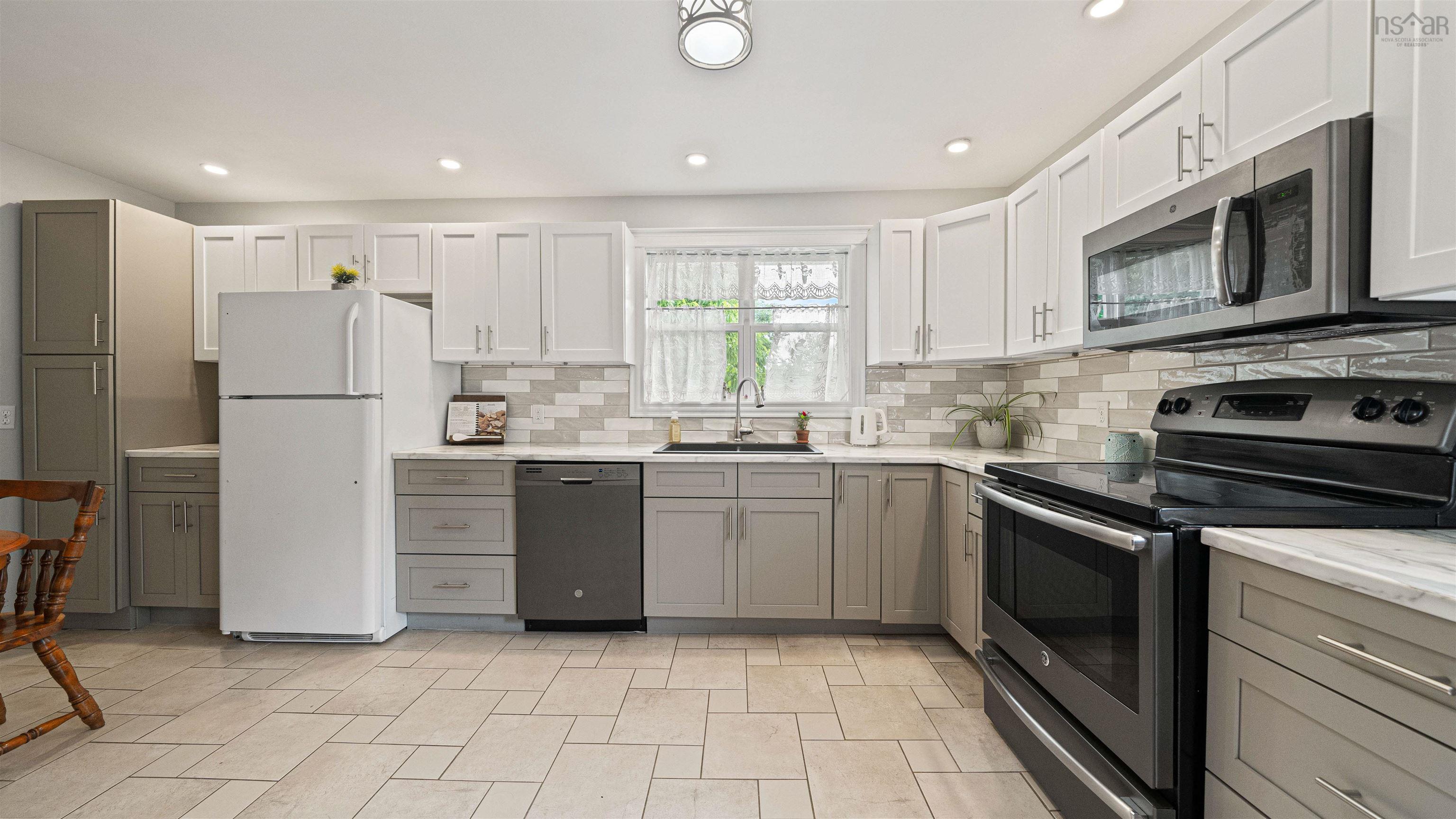 2155 Beaver Bank Road, Beaver Bank, NS (MLS 202527307)