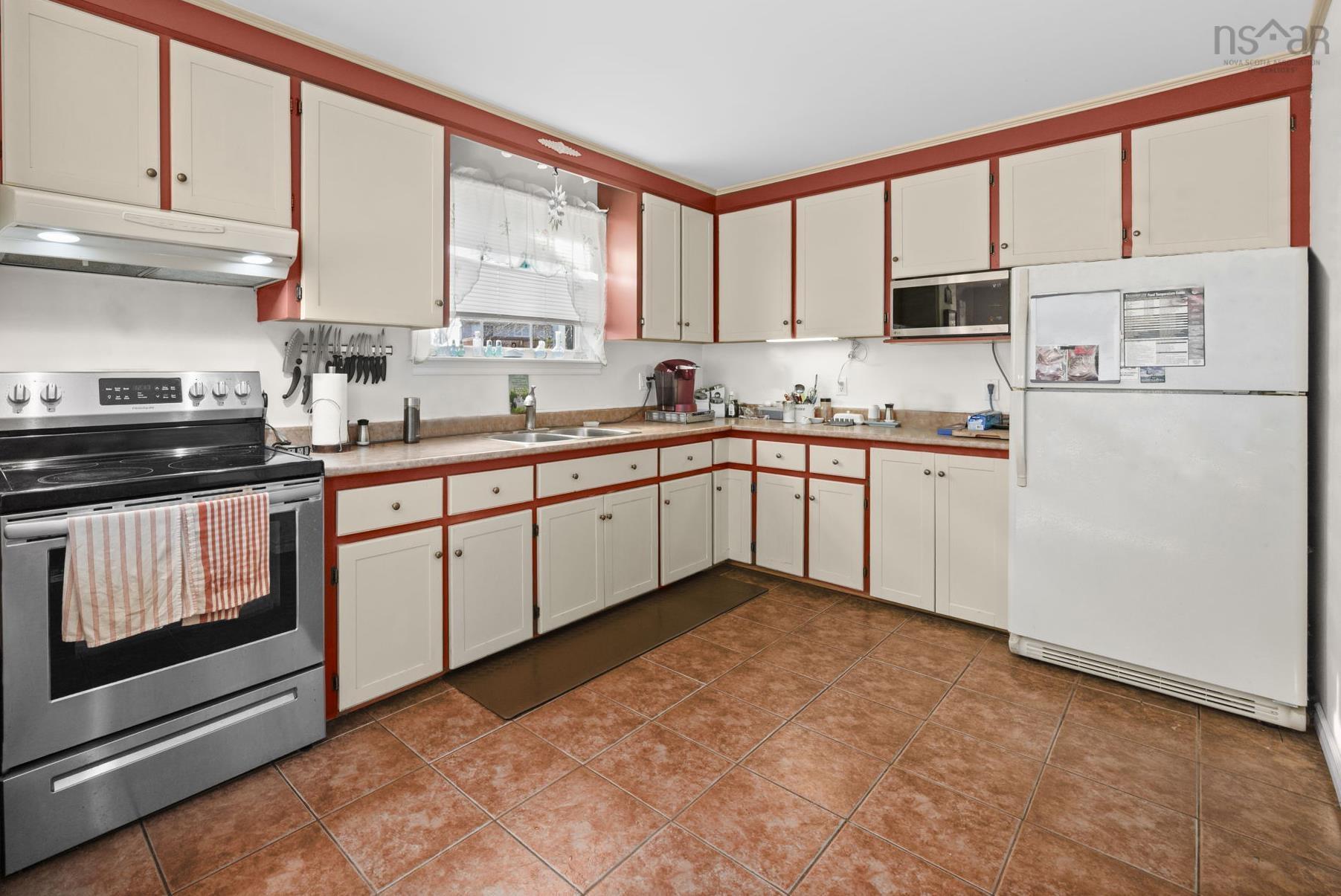 4 Kingsmere Court, Timberlea, NS (MLS 202527309)