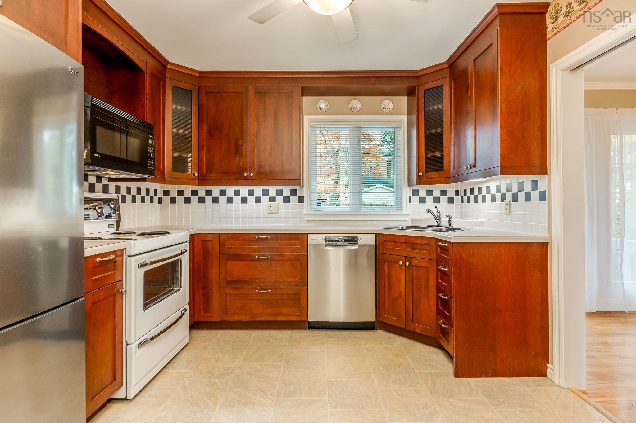 51 Woodward Crescent, Halifax, NS (MLS 202527422)