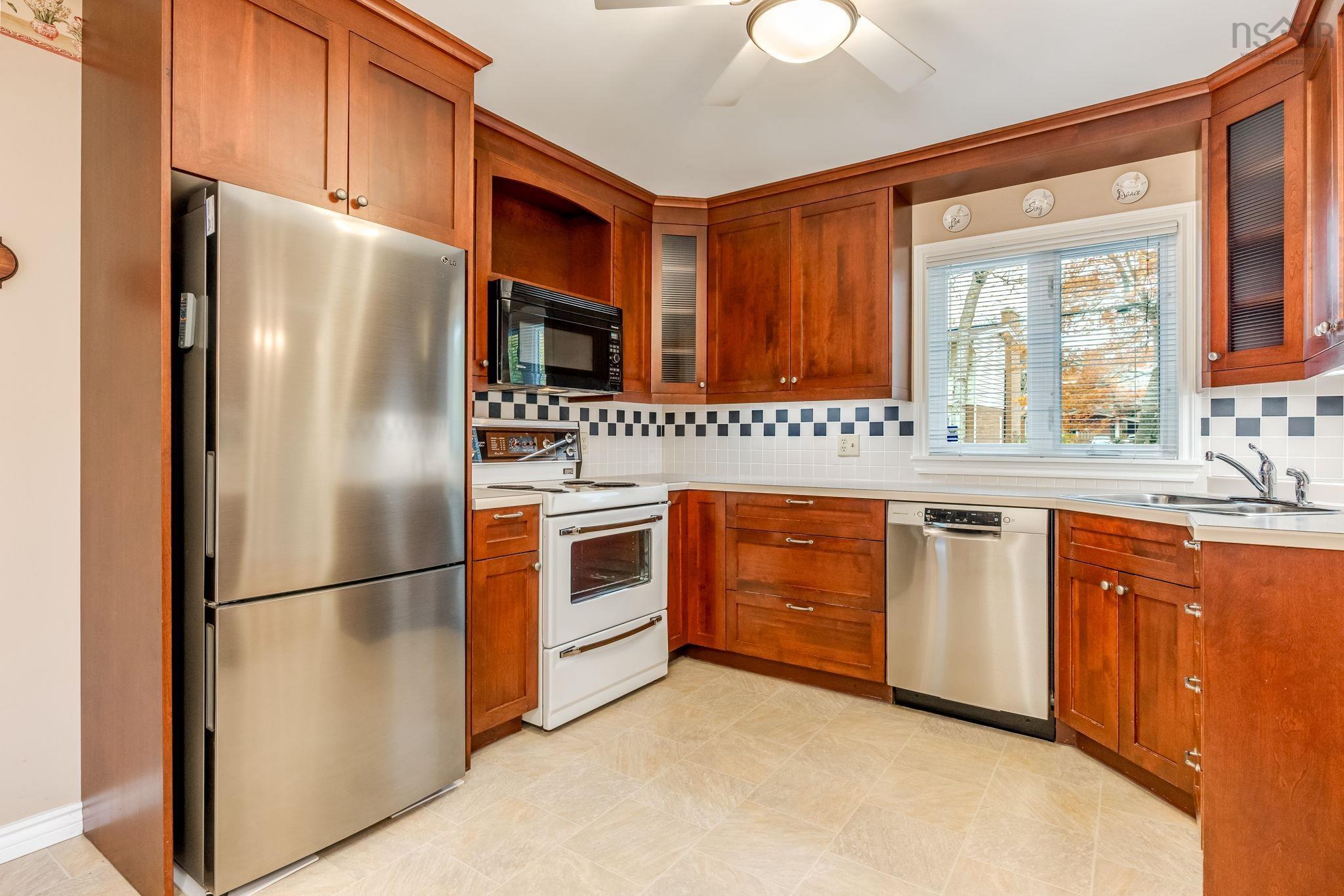 51 Woodward Crescent, Halifax, NS (MLS 202527422)