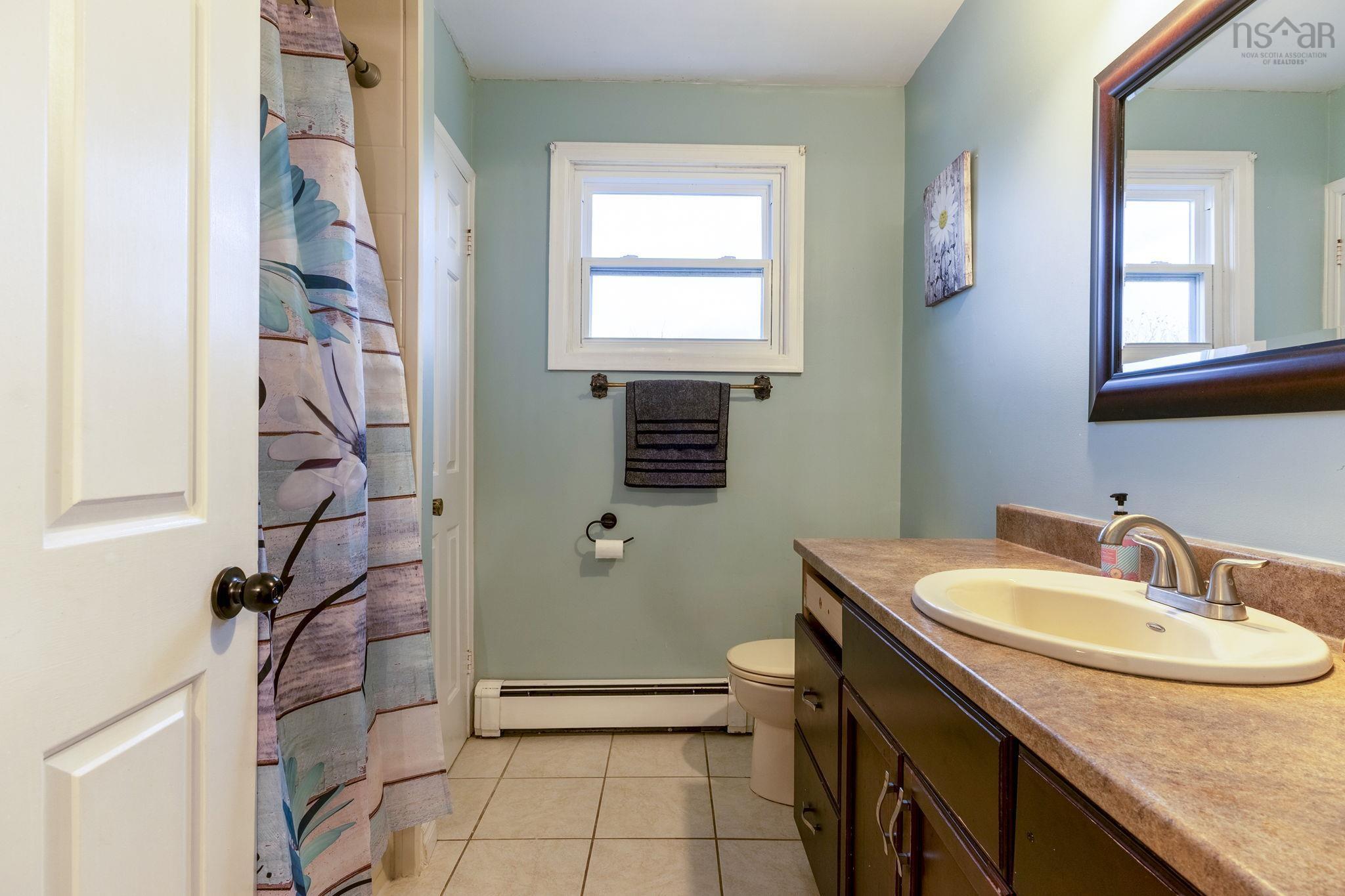 22 Carisbrooke Lane, Cole Harbour, NS (MLS 202527546)