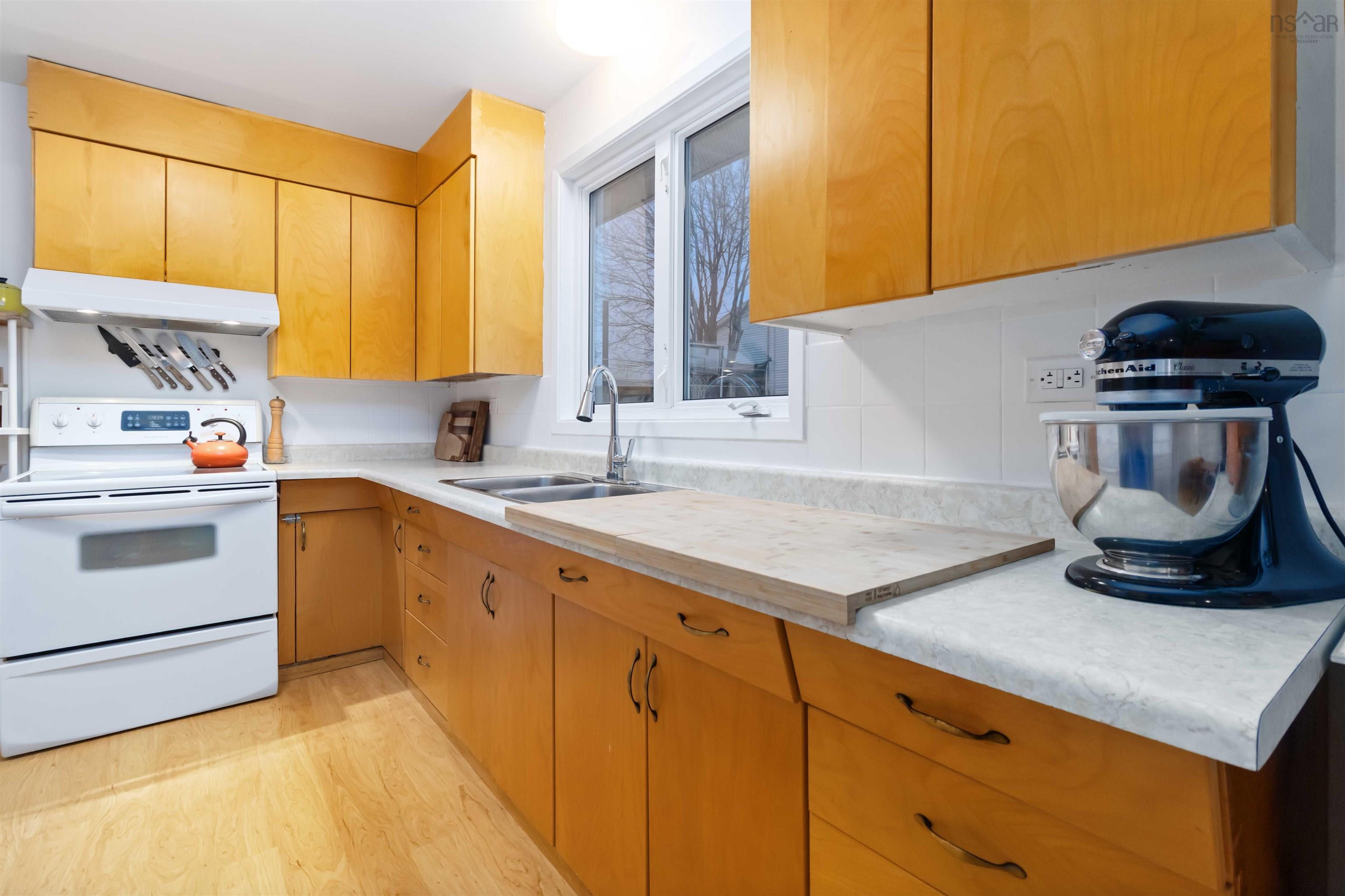 16 Ellen Drive, Dartmouth, NS (MLS 202527700)