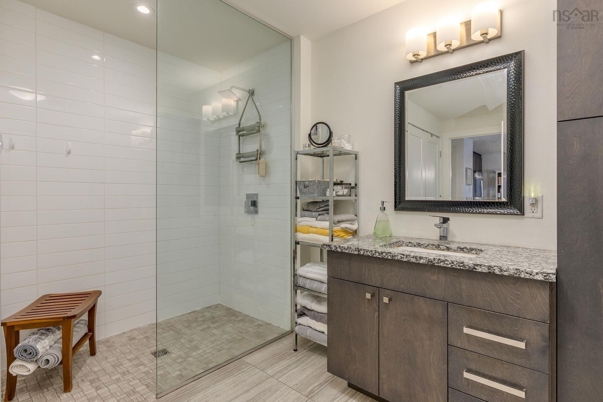 401 67 Kings Wharf Place, Dartmouth, NS (MLS 202527799)