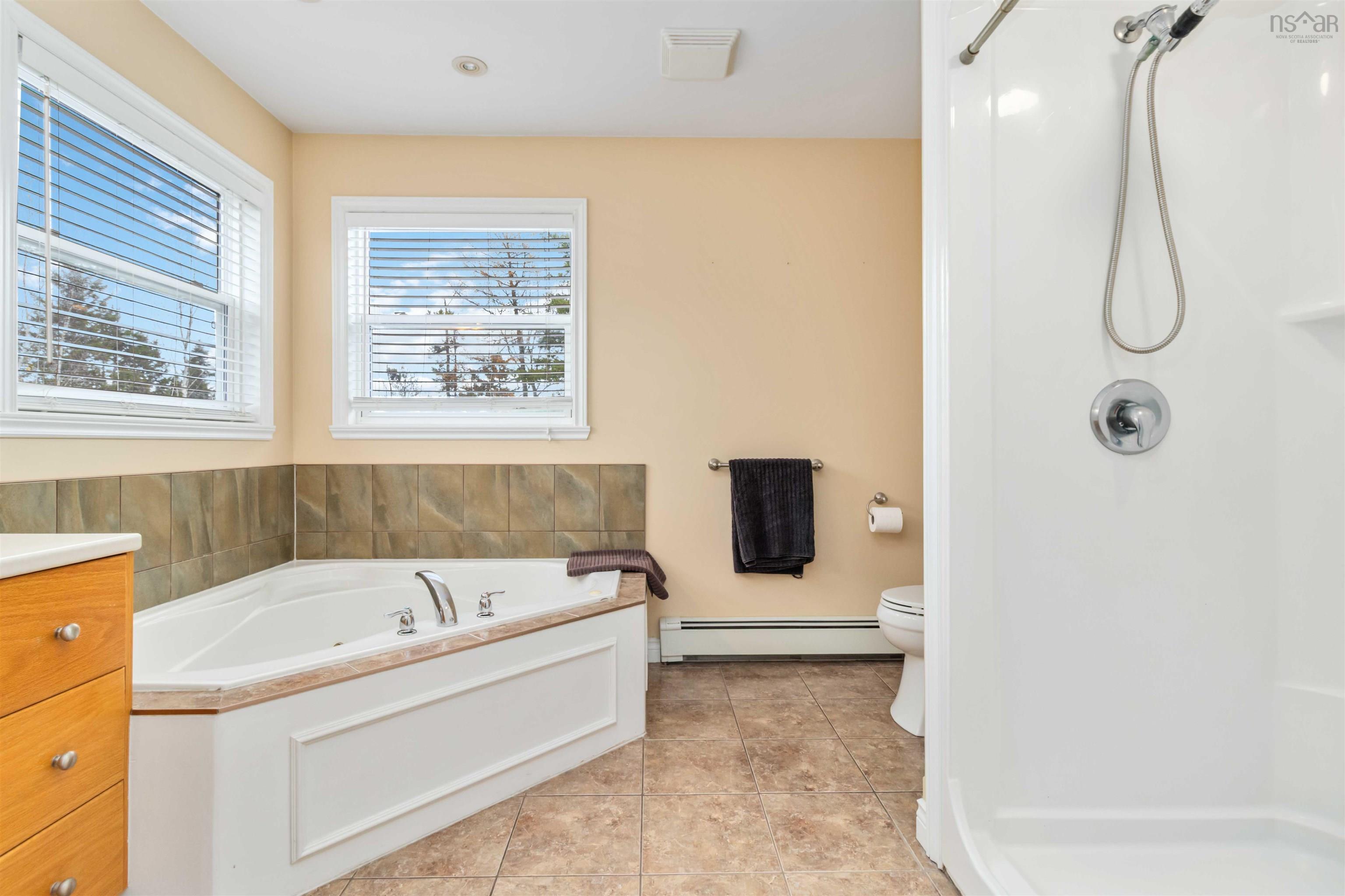 31 Piggott Avenue, Fall River, NS (MLS 202527806)