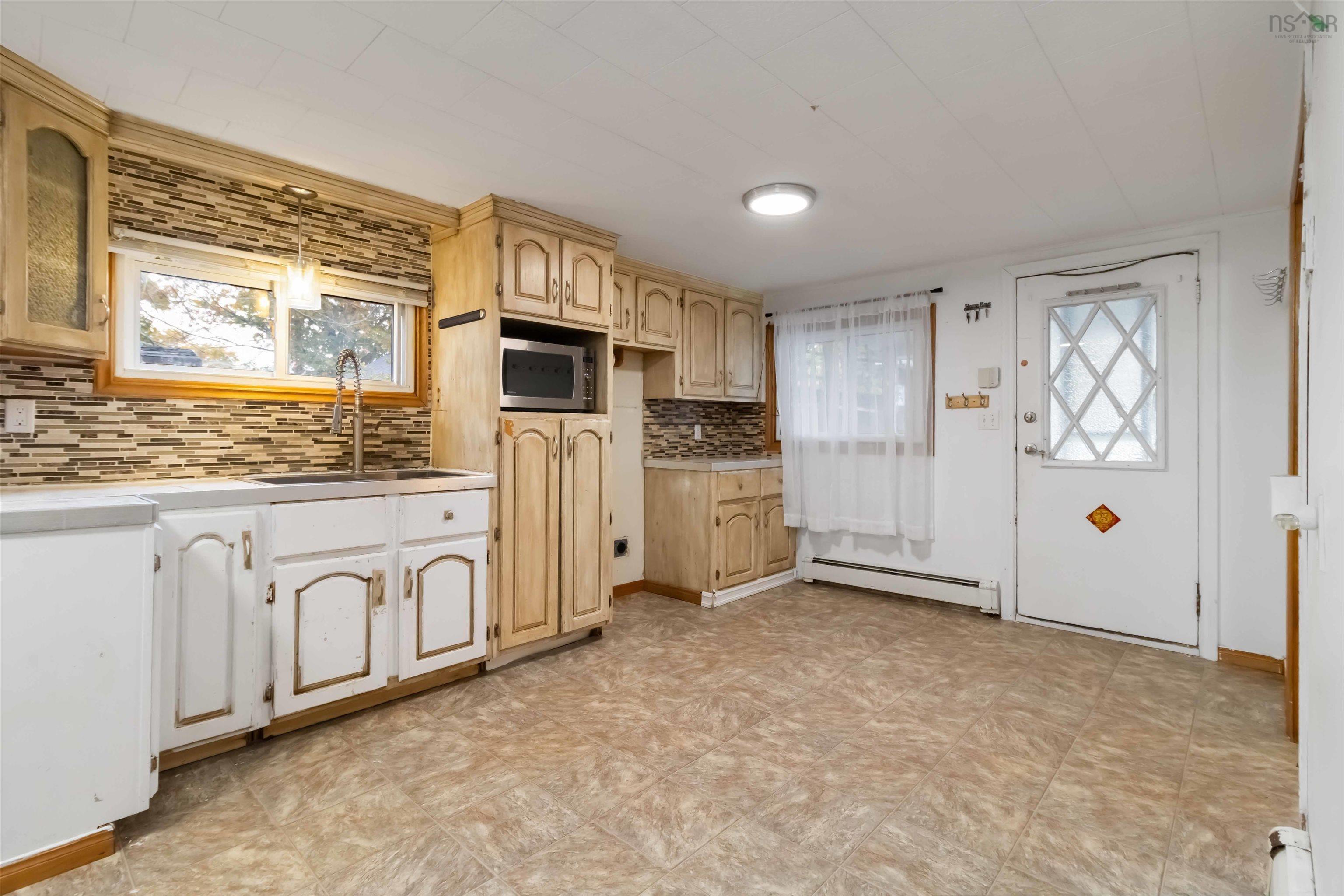 44 Courtney Road, Dartmouth, NS (MLS 202527844)