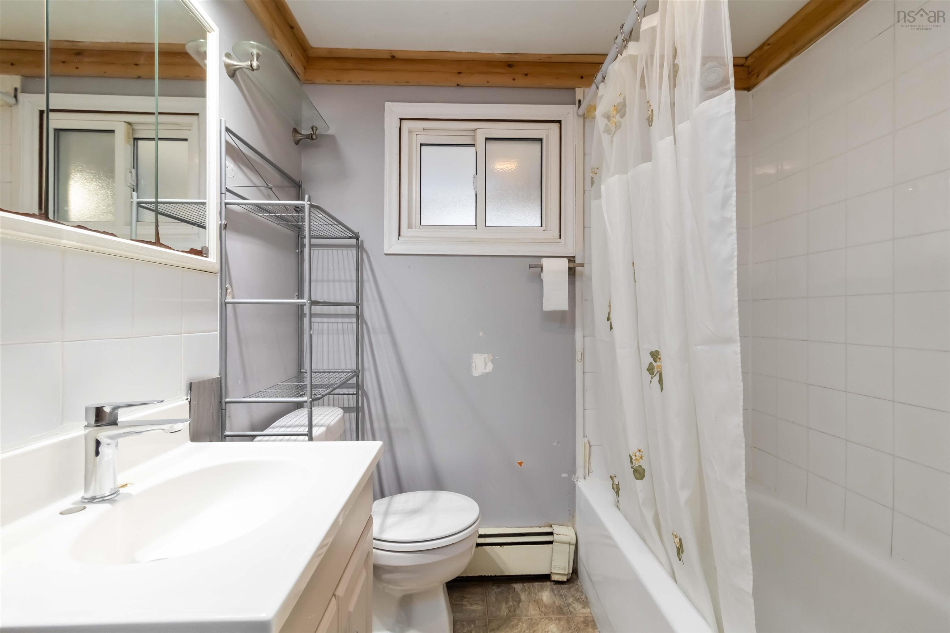 44 Courtney Road, Dartmouth, NS (MLS 202527844)