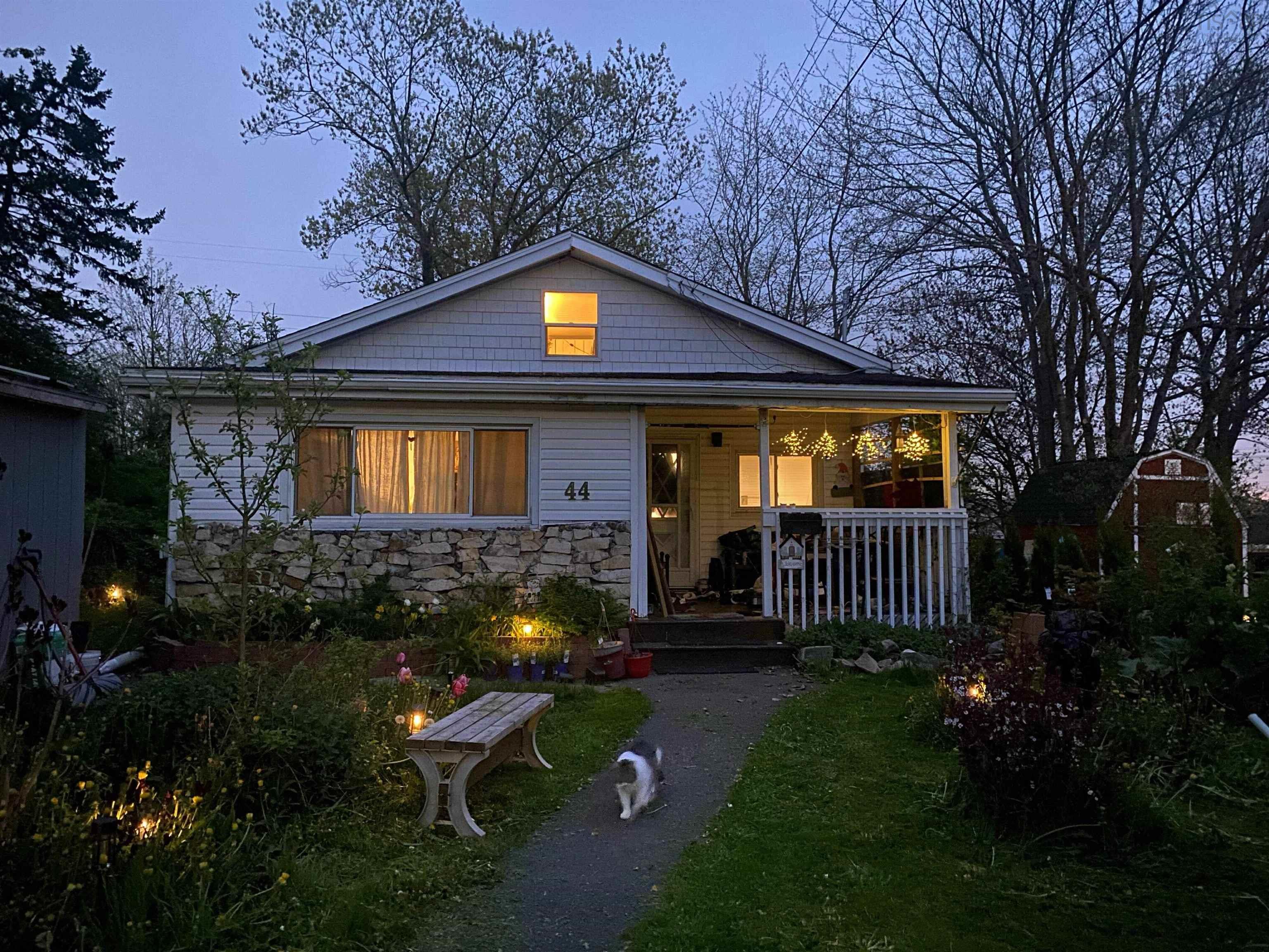 44 Courtney Road, Dartmouth, NS (MLS 202527844)