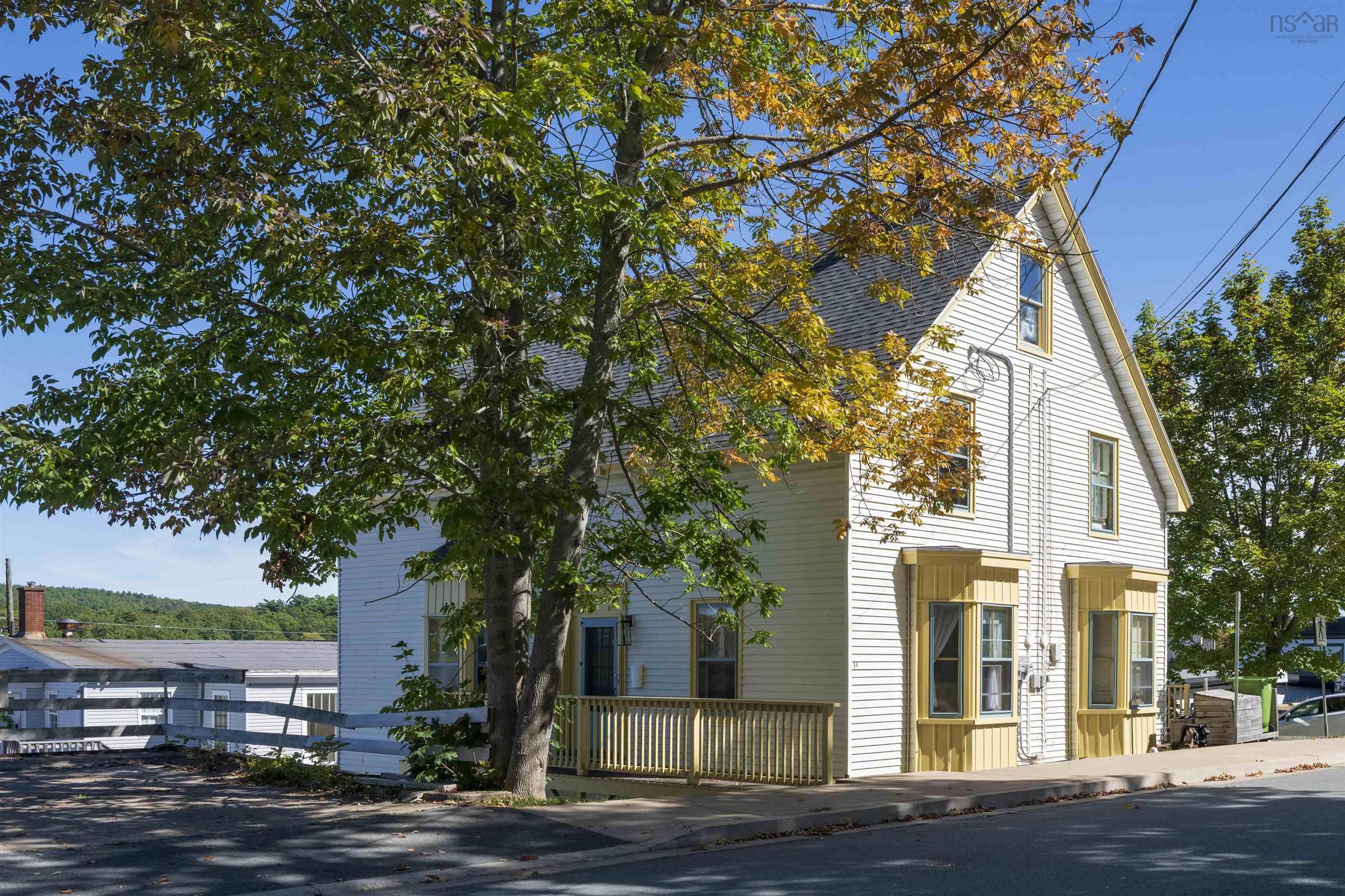 92-94 Pleasant Streets, Bridgewater, NS (MLS 202527896)