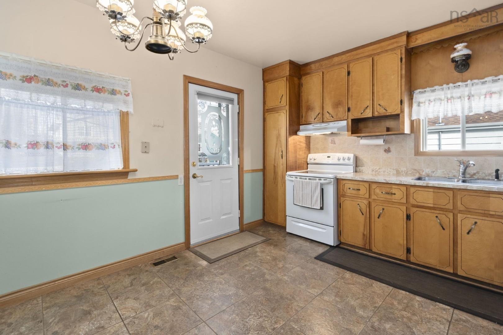 50 Forest Hill Drive, Halifax, NS (MLS 202527897)