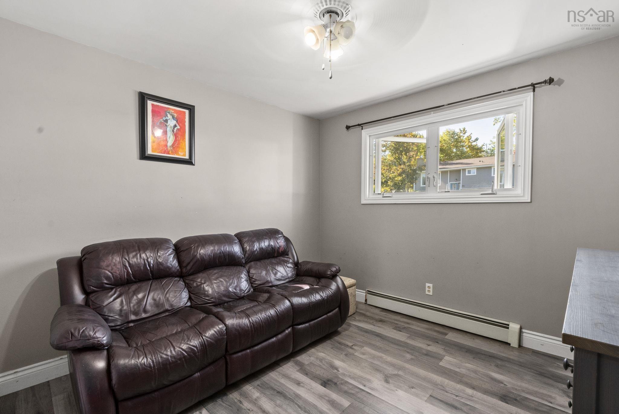 31 Ridge Avenue, Sackville, NS (MLS 202527960)