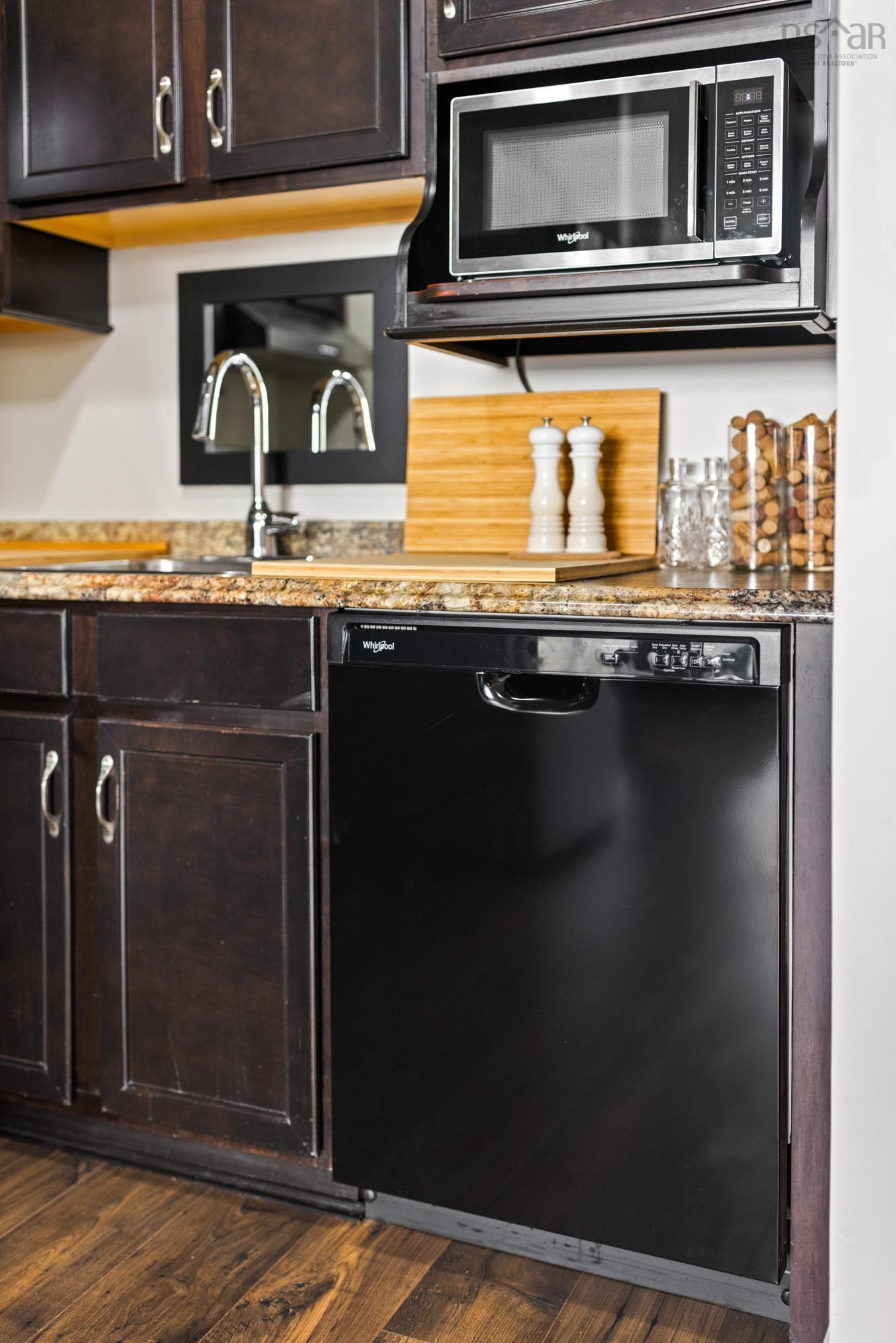 202 6369 Coburg Road, Halifax, NS (MLS 202527997)