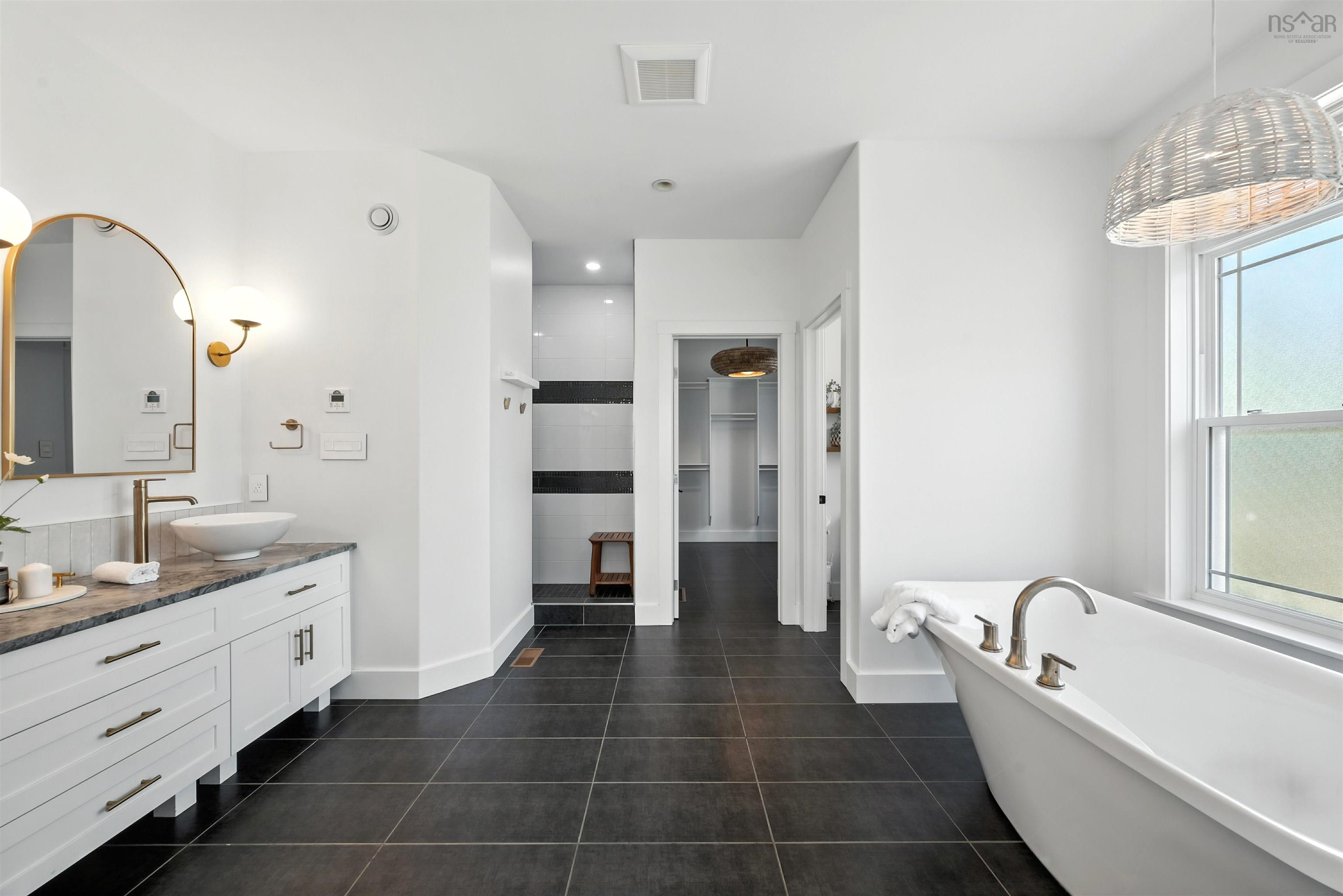 261 Aberdeen Drive, Fall River, NS (MLS 202528029)